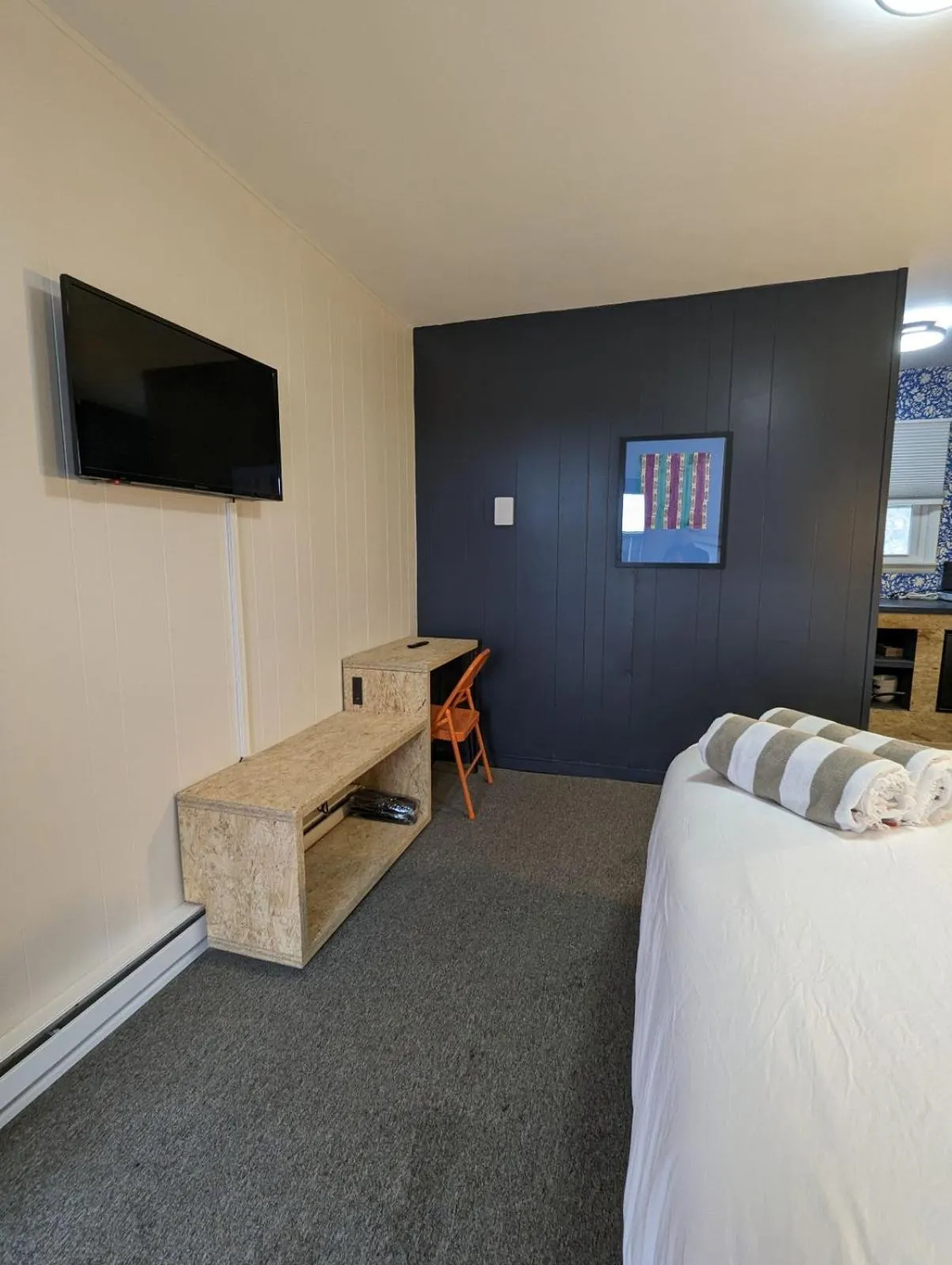 Bed in The Brooks Motel