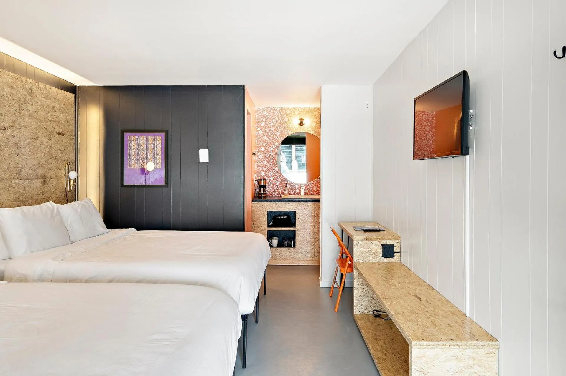 Bed in The Brooks Motel