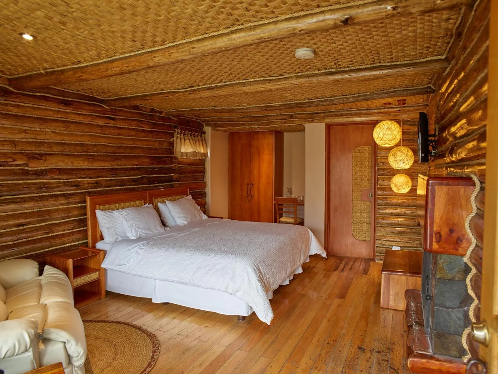 Double Room with Garden View in Hosteria Cabañas Del Lago