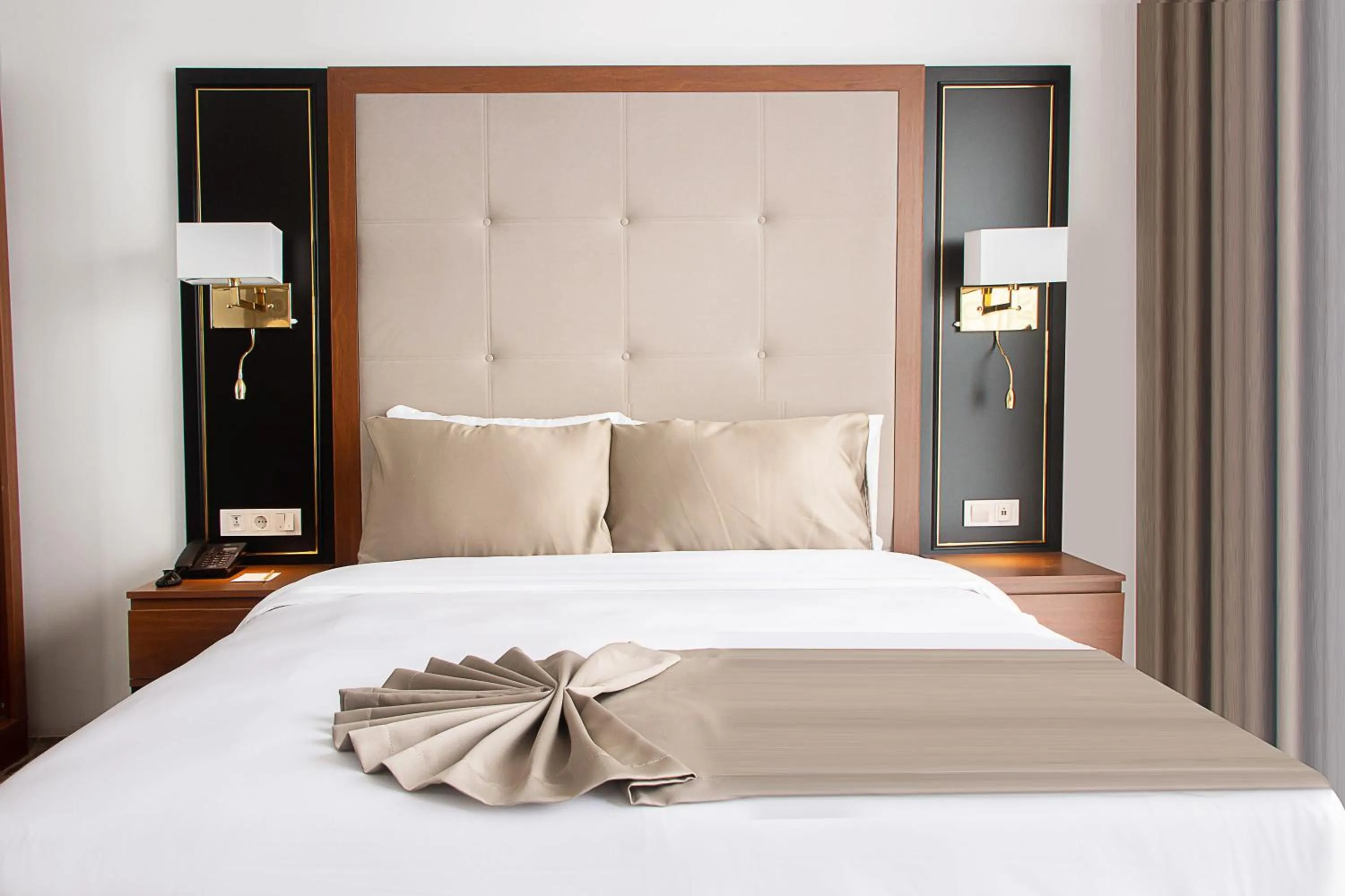 Bed in Shelter Inn Hotel & Spa