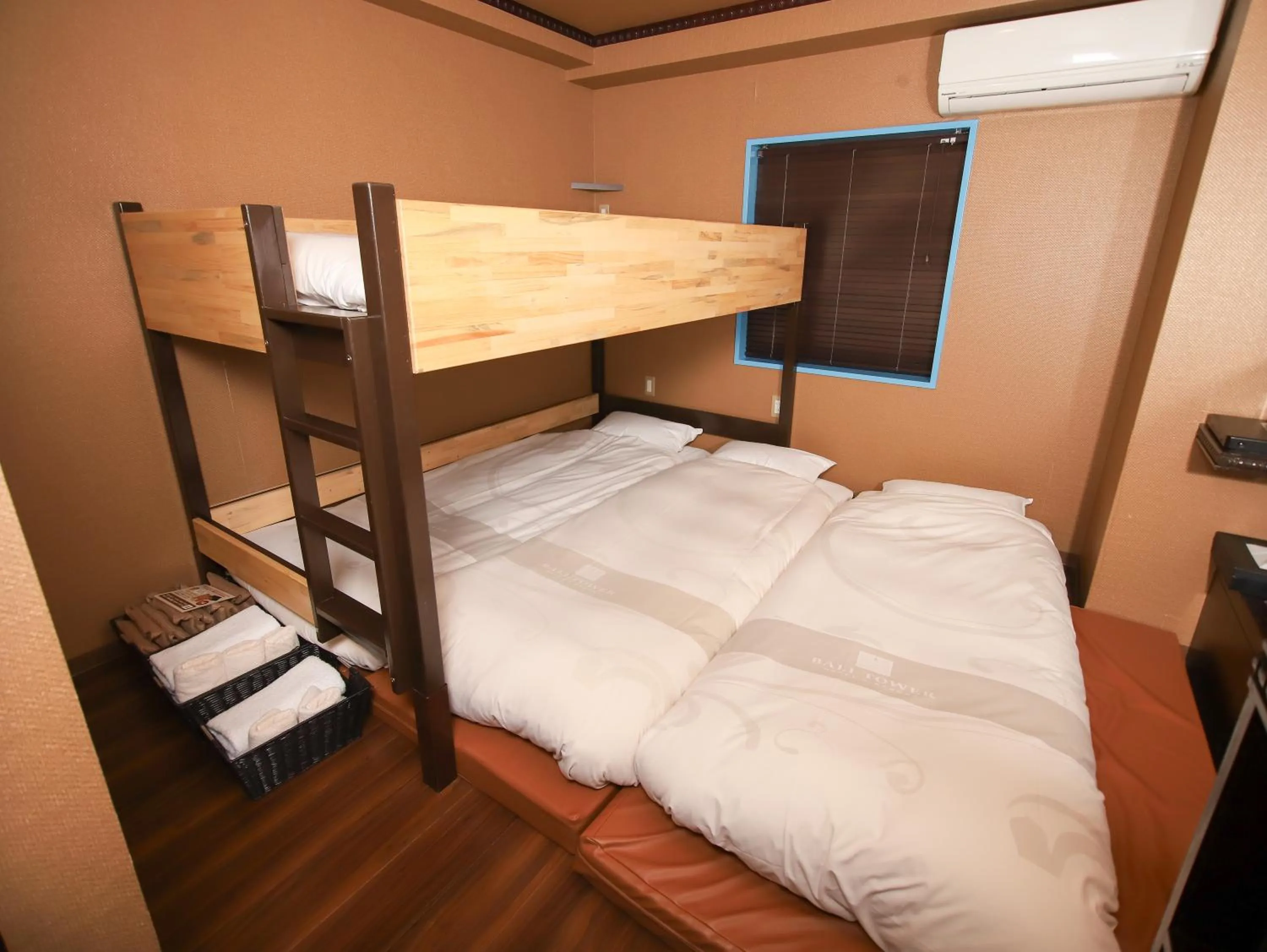 Standard with 4 Beds - Non-Smoking with Free All-you-can-drink Alcohol and Light Meal in Anda no Mori Osaka Tennoji Tower