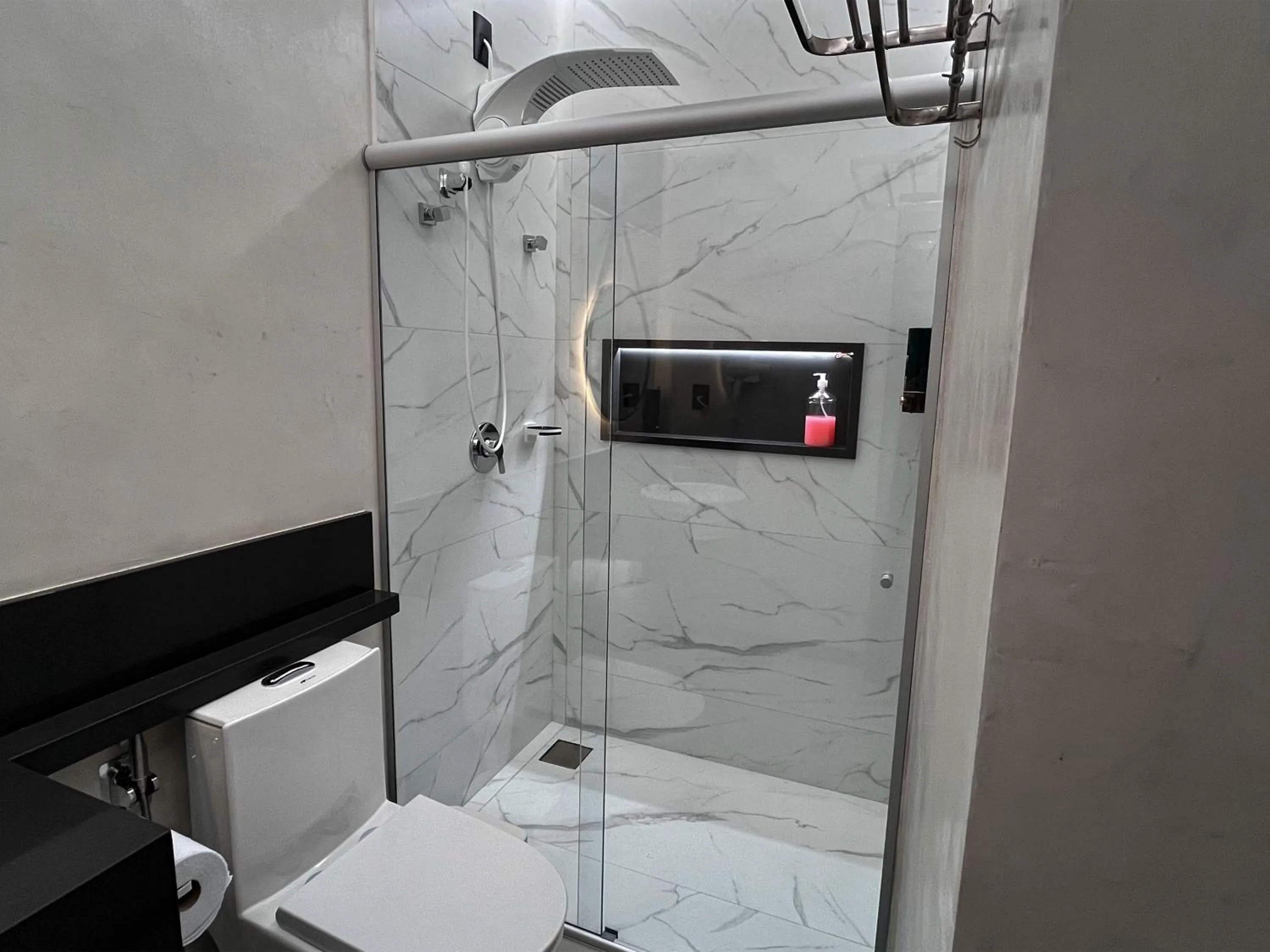 Shower in Apart-hotel Theotókos Flats