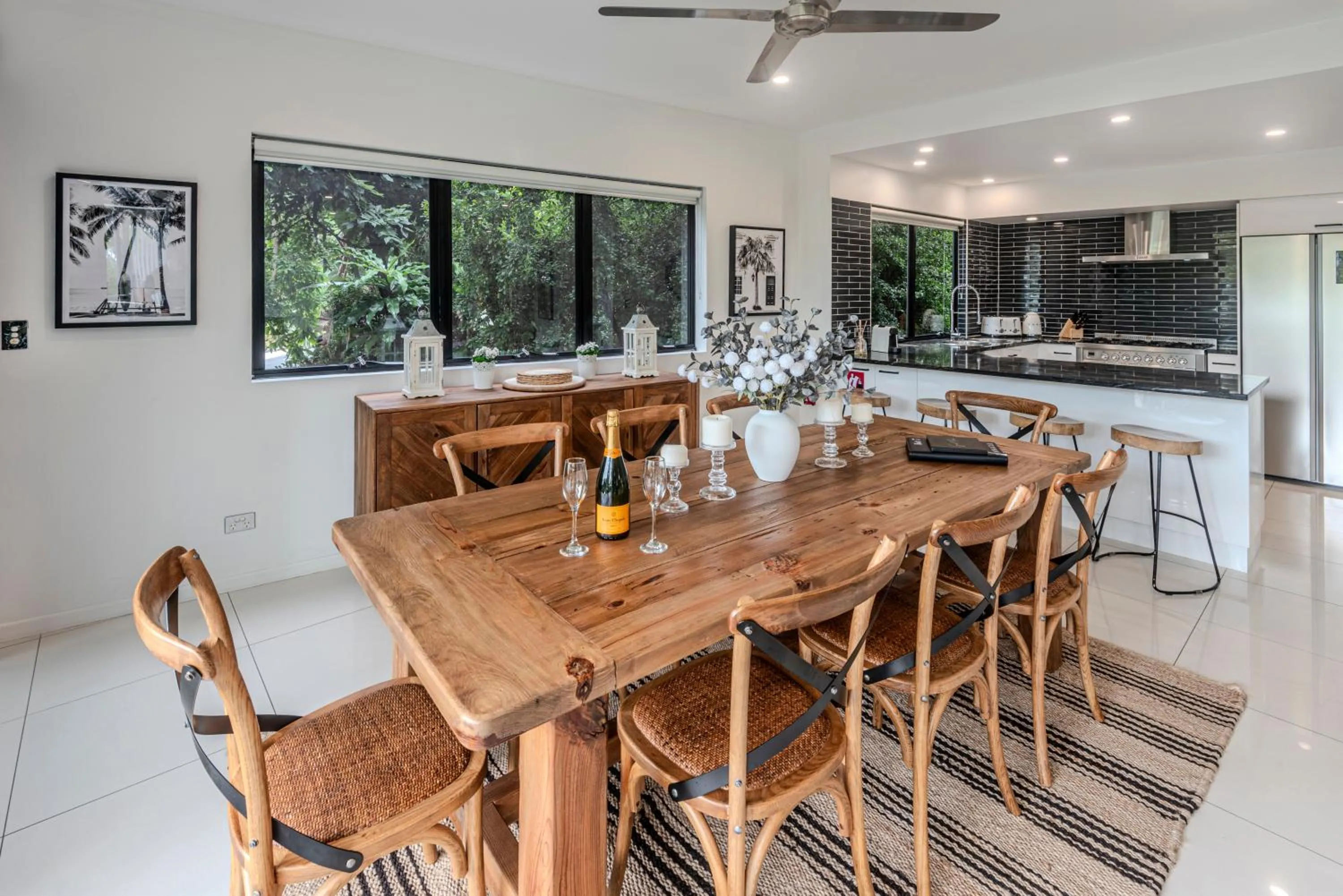 Dining area in Pinnacle Apartments on Hamilton Island by HIHA