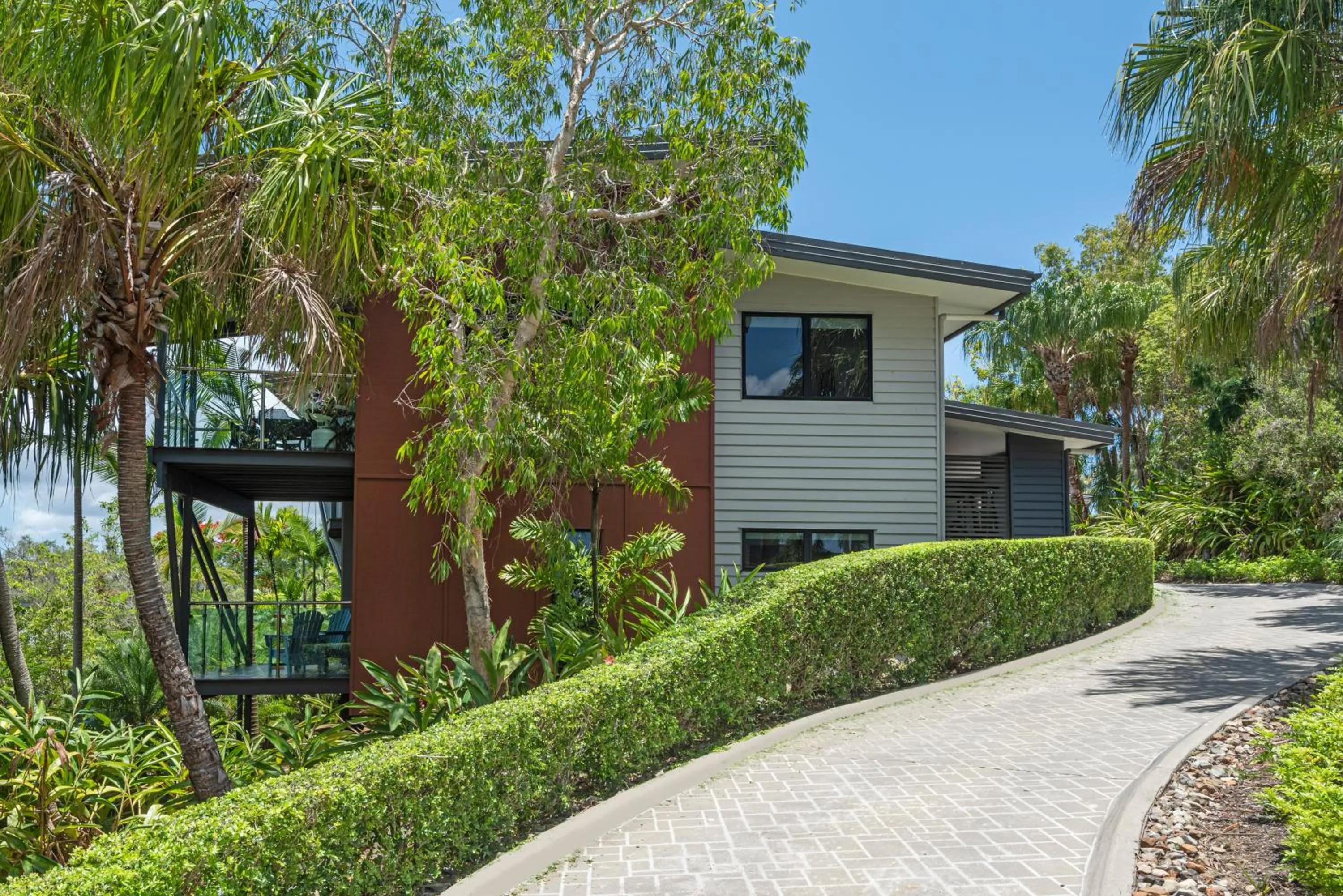 Property building in Pinnacle Apartments on Hamilton Island by HIHA