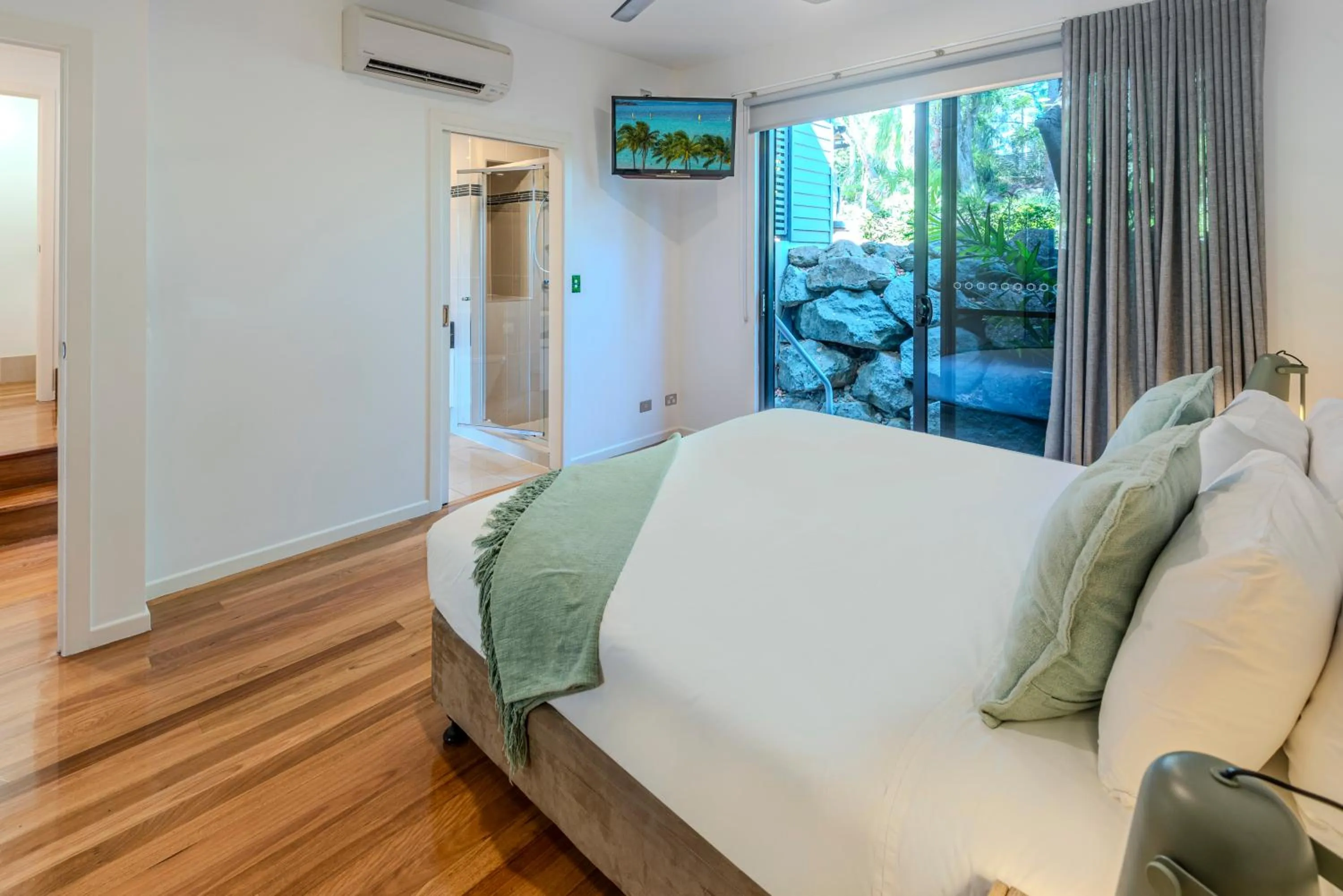 Bedroom, Bed in Pinnacle Apartments on Hamilton Island by HIHA