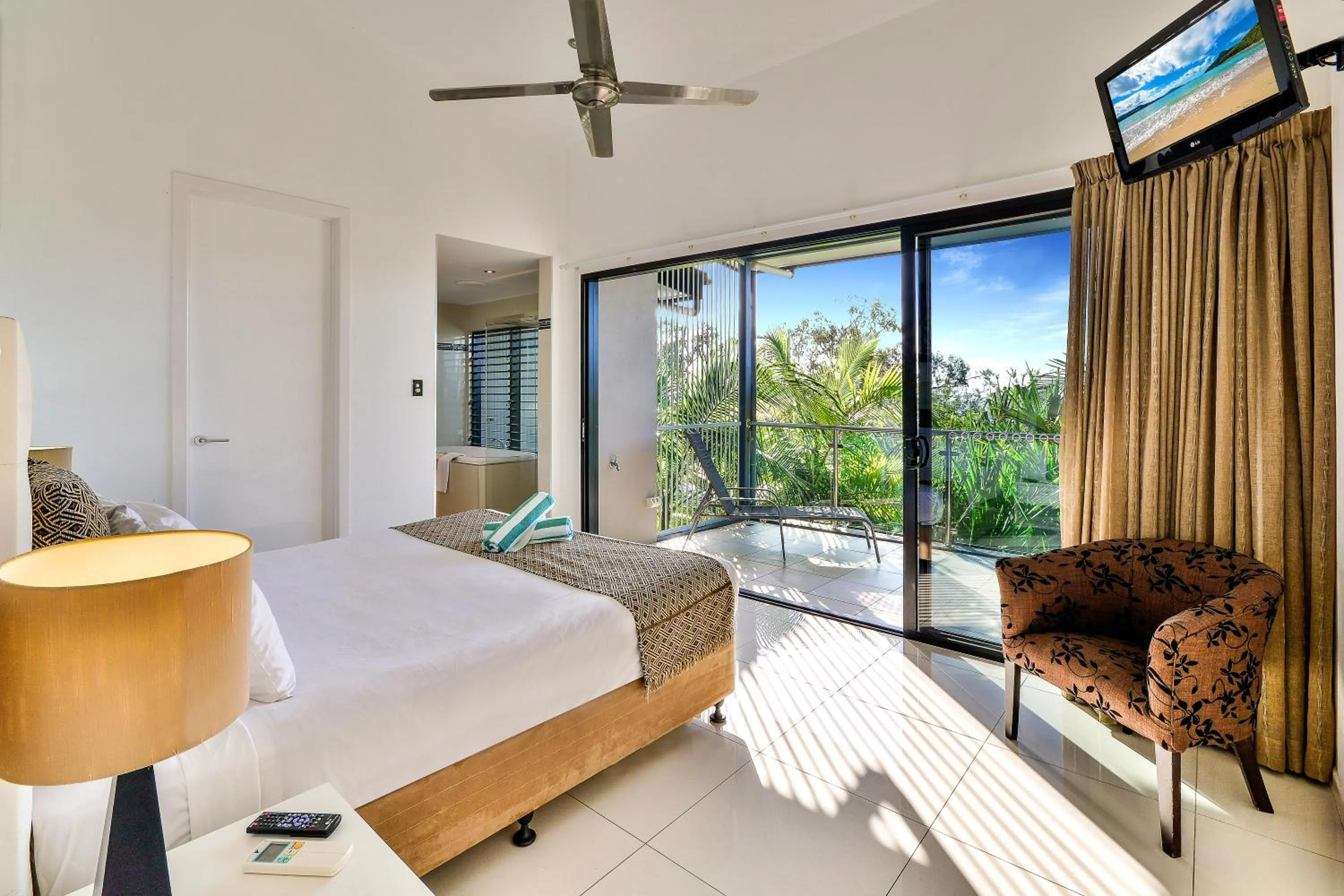 Bedroom, Bed in Pinnacle Apartments on Hamilton Island by HIHA