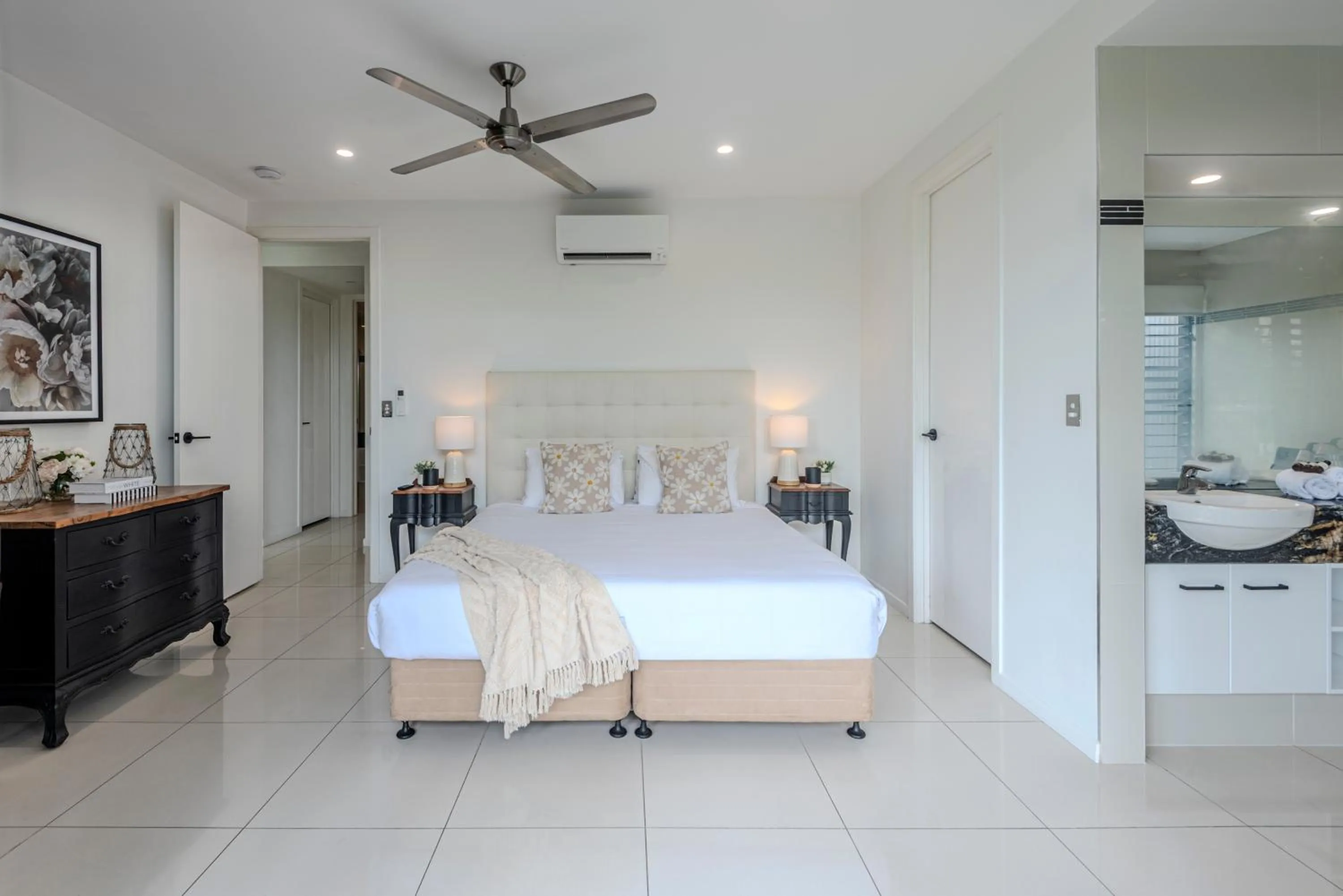Bedroom, Bed in Pinnacle Apartments on Hamilton Island by HIHA