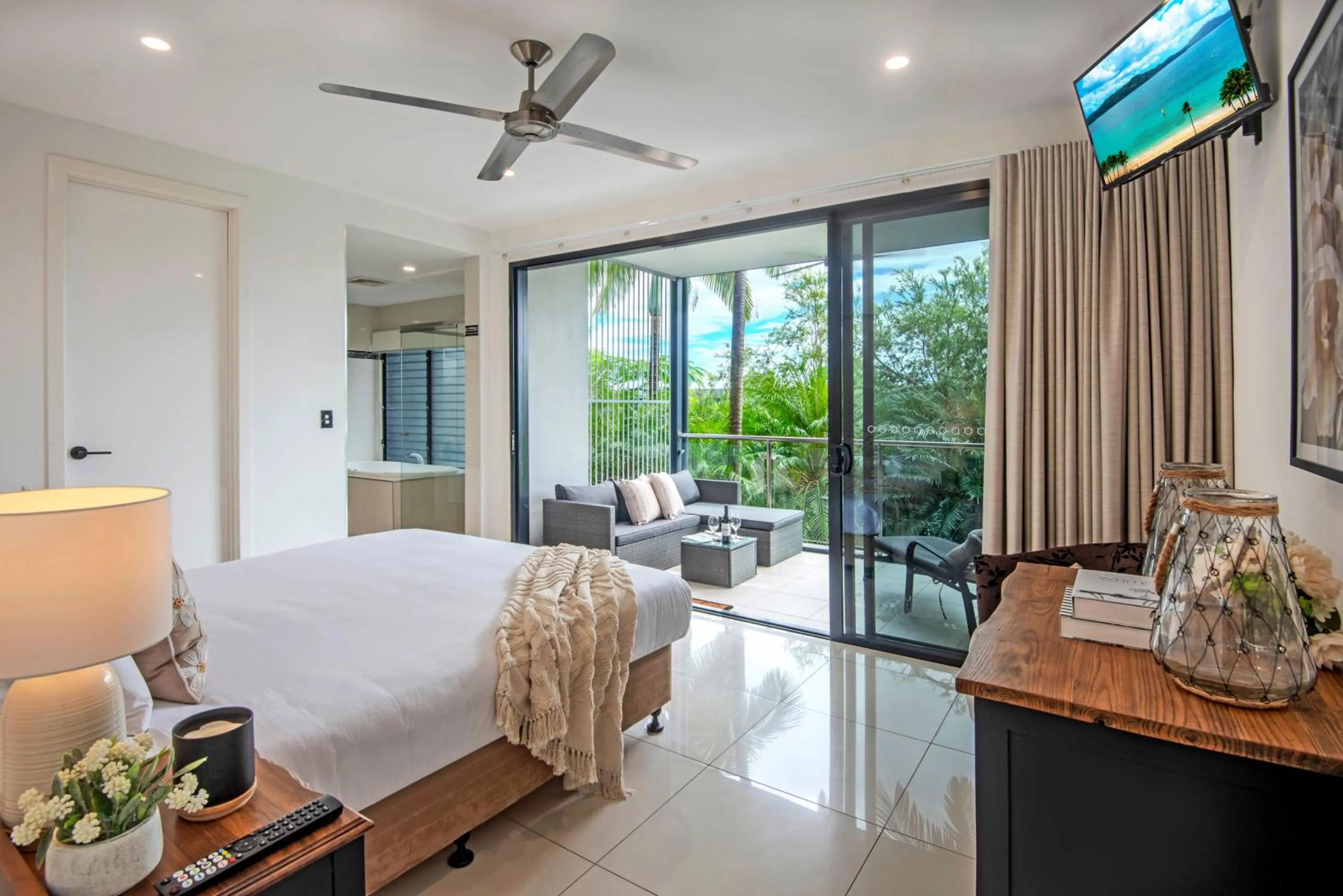 Bedroom, Bed in Pinnacle Apartments on Hamilton Island by HIHA