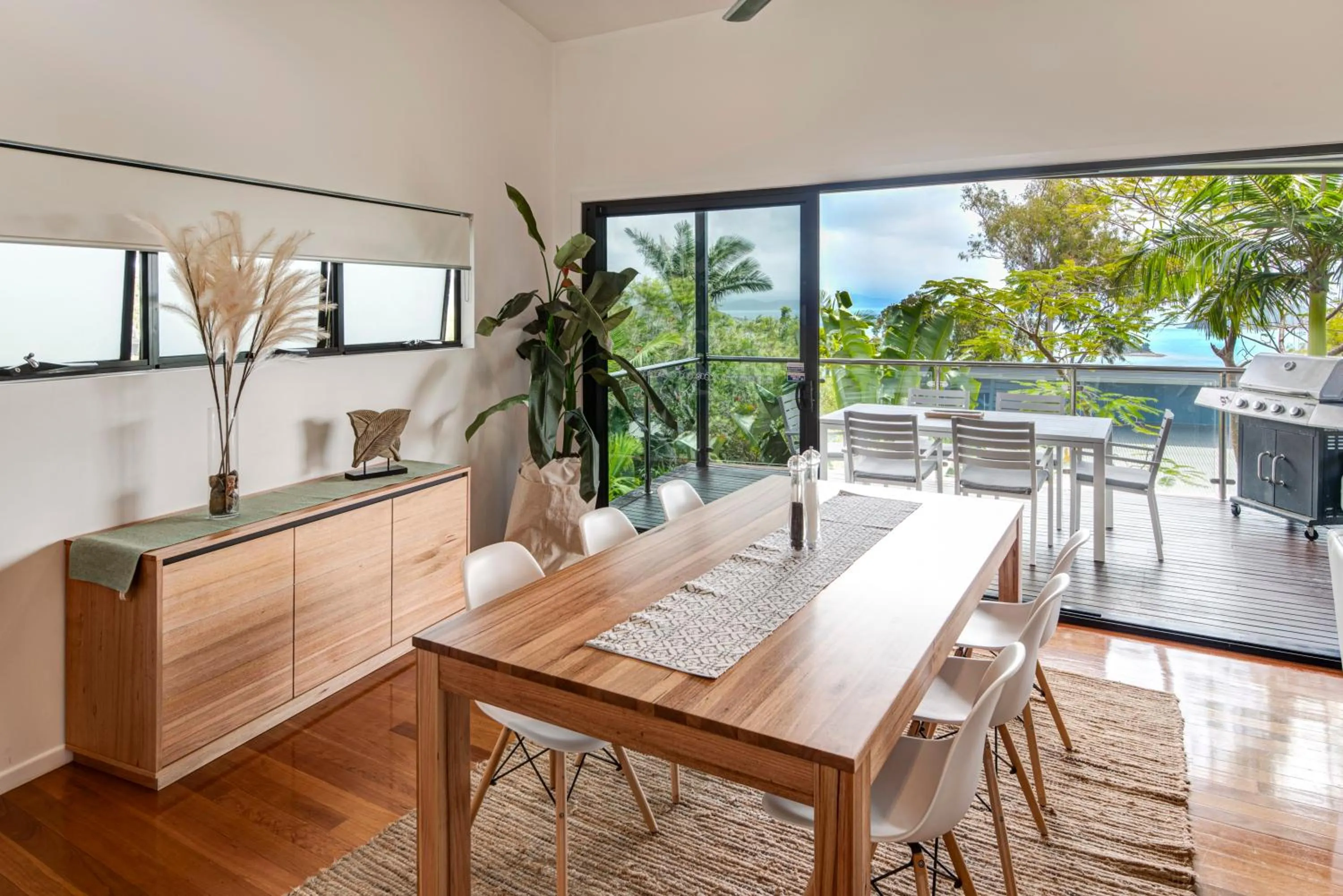 Dining area in Pinnacle Apartments on Hamilton Island by HIHA