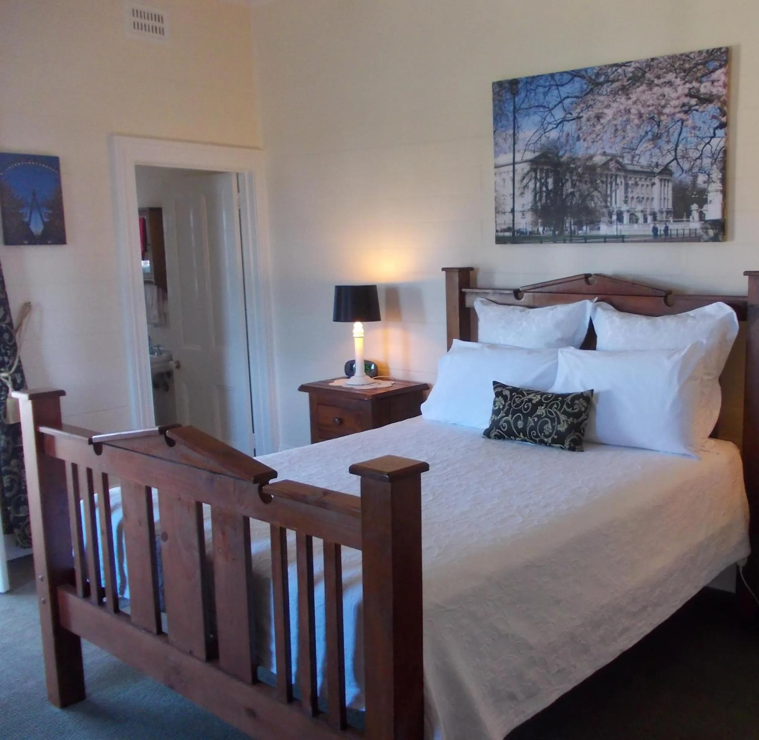 Bed in Riversleigh House