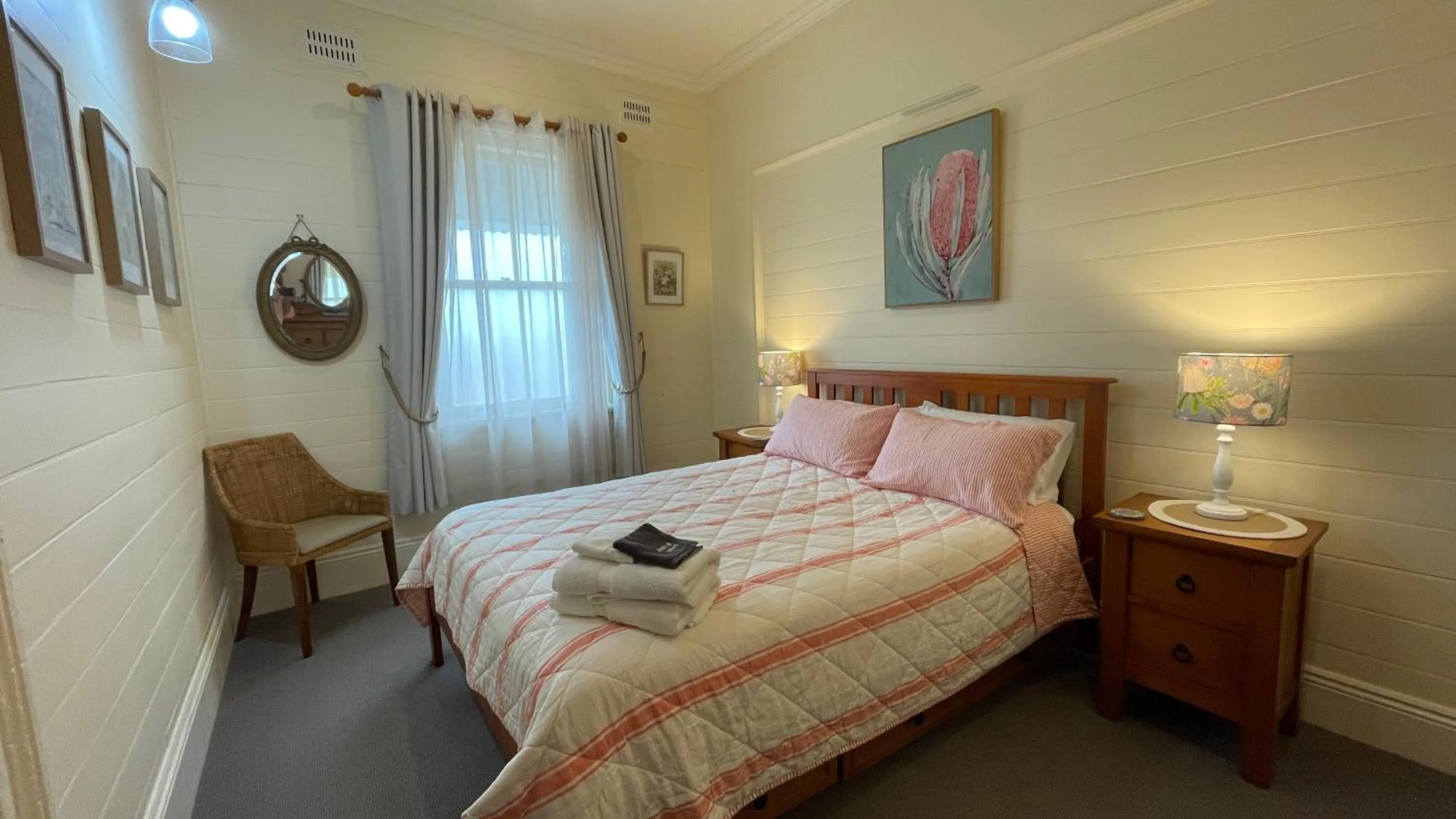 Bedroom, Bed in Riversleigh House