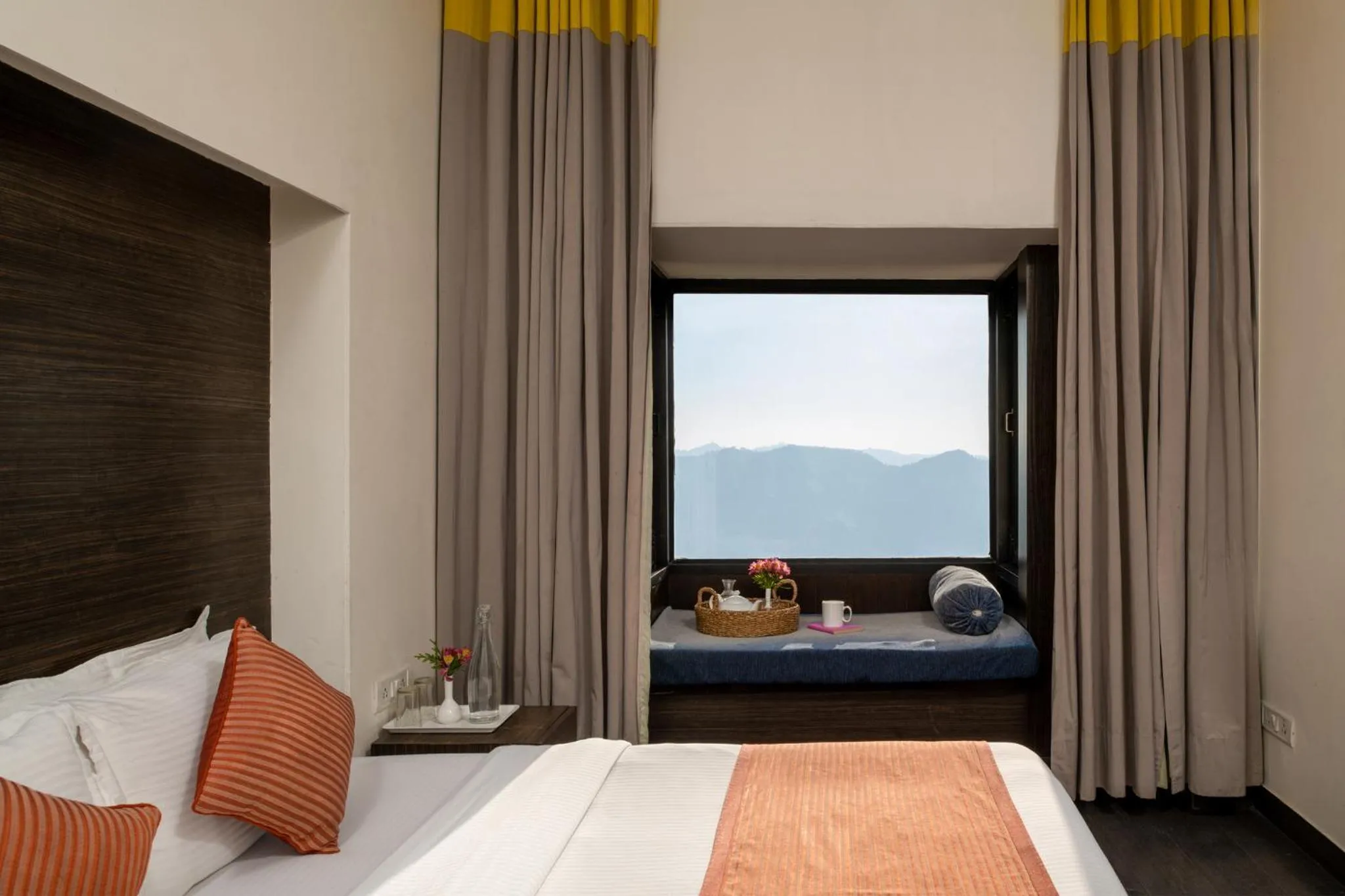 Mountain view, Bed in Koti Resort