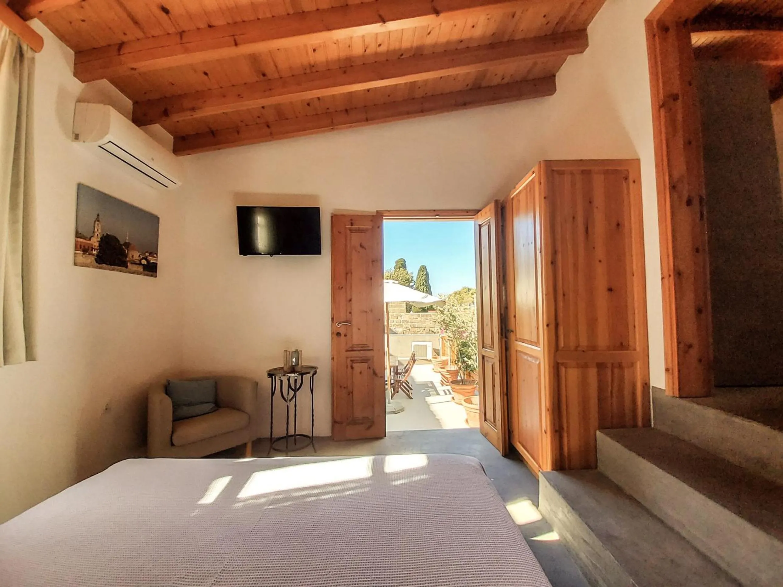 Bed in St. George Studios