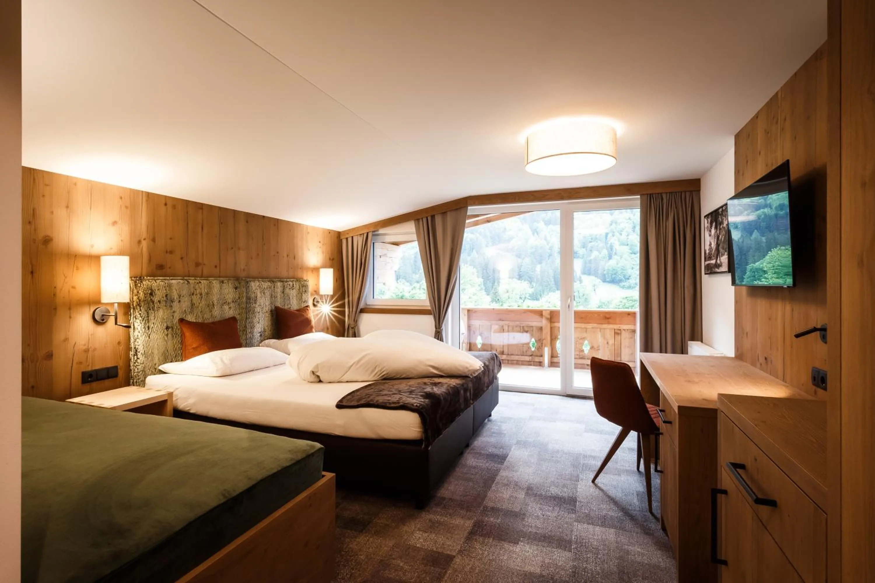 Bedroom, Bed in Das Naturhotel die Eng