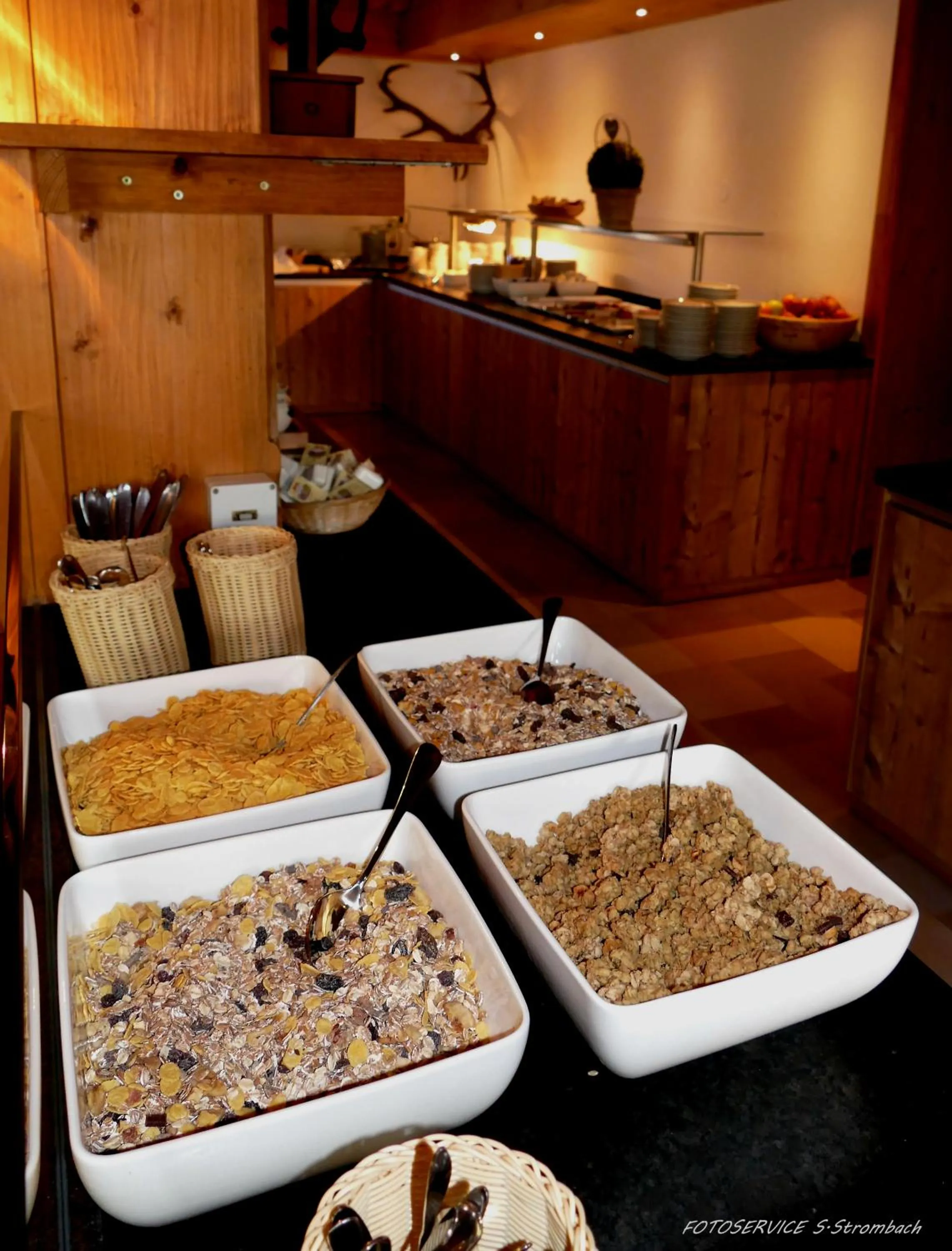 Buffet breakfast in Das Naturhotel die Eng