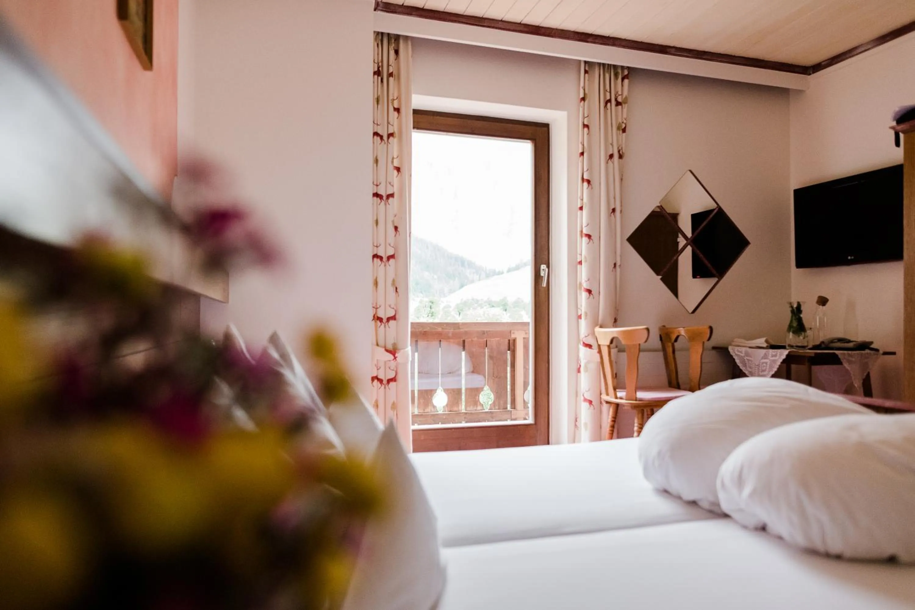 Bedroom, Bed in Das Naturhotel die Eng