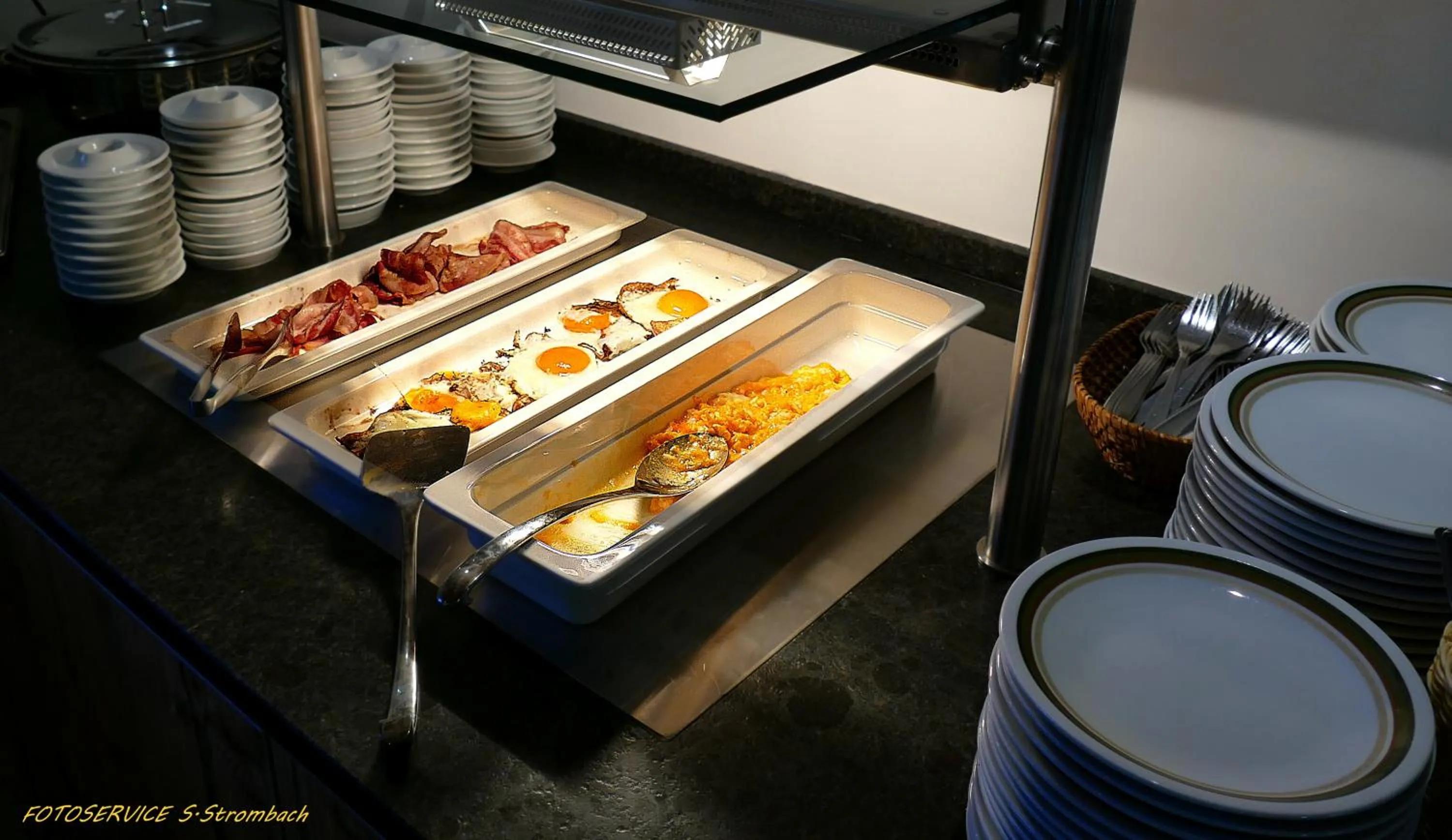 Buffet breakfast in Das Naturhotel die Eng