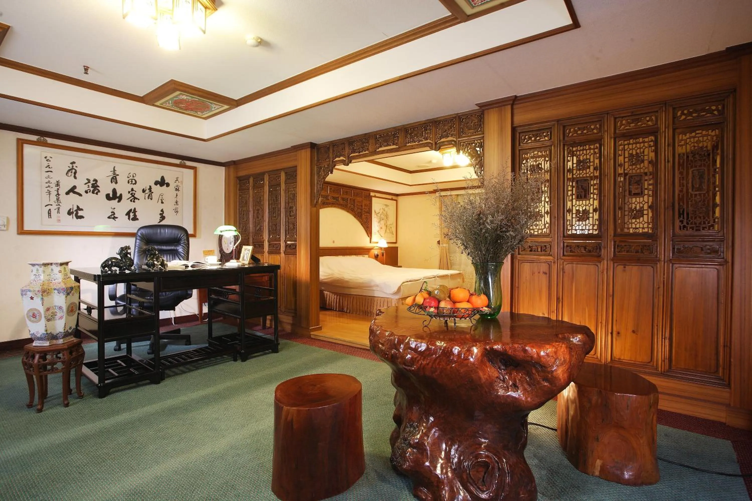 Photo of the whole room in Kingdom Hotel