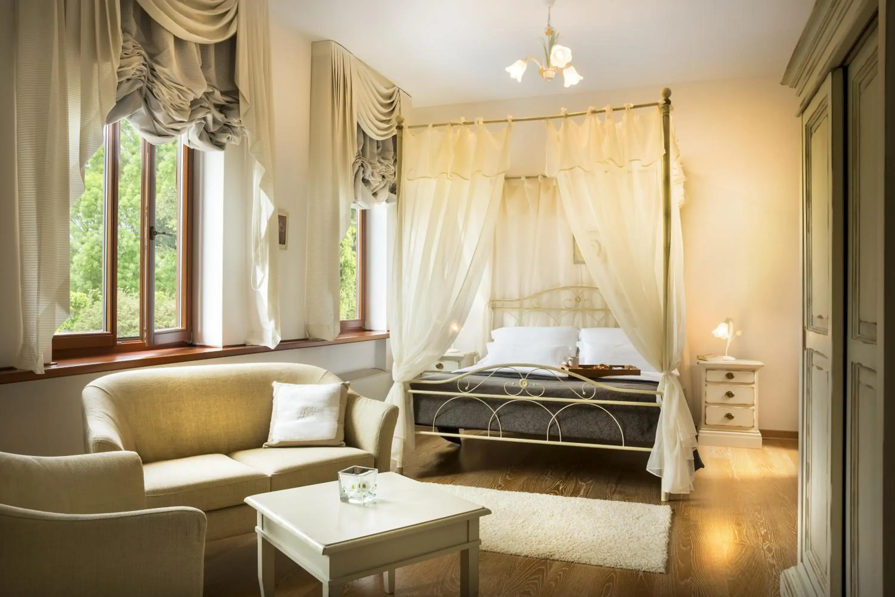 Deluxe King Room in Palazzo Angelica B&B Adults Only Deluxe King Room in Palazzo Angelica B&B Adults Only