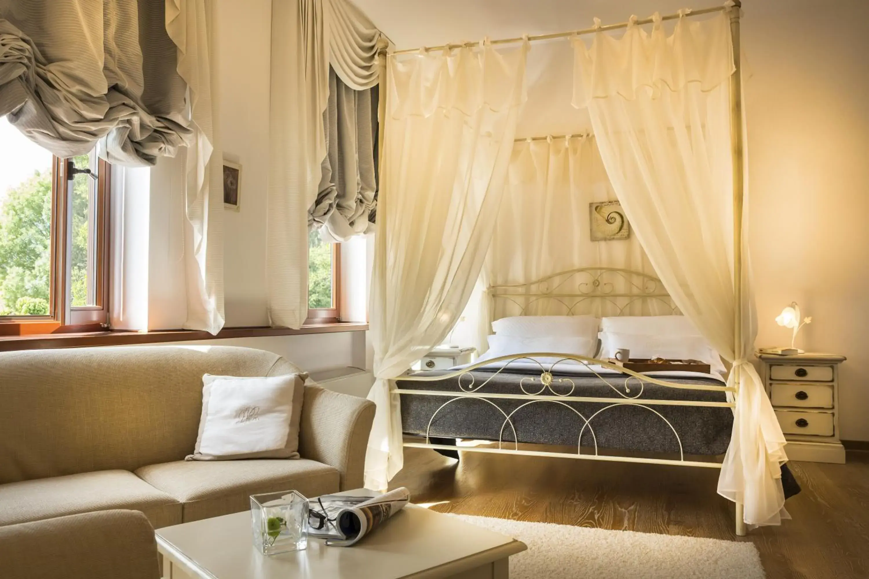 Deluxe King Room in Palazzo Angelica B&B Adults Only Deluxe King Room in Palazzo Angelica B&B Adults Only