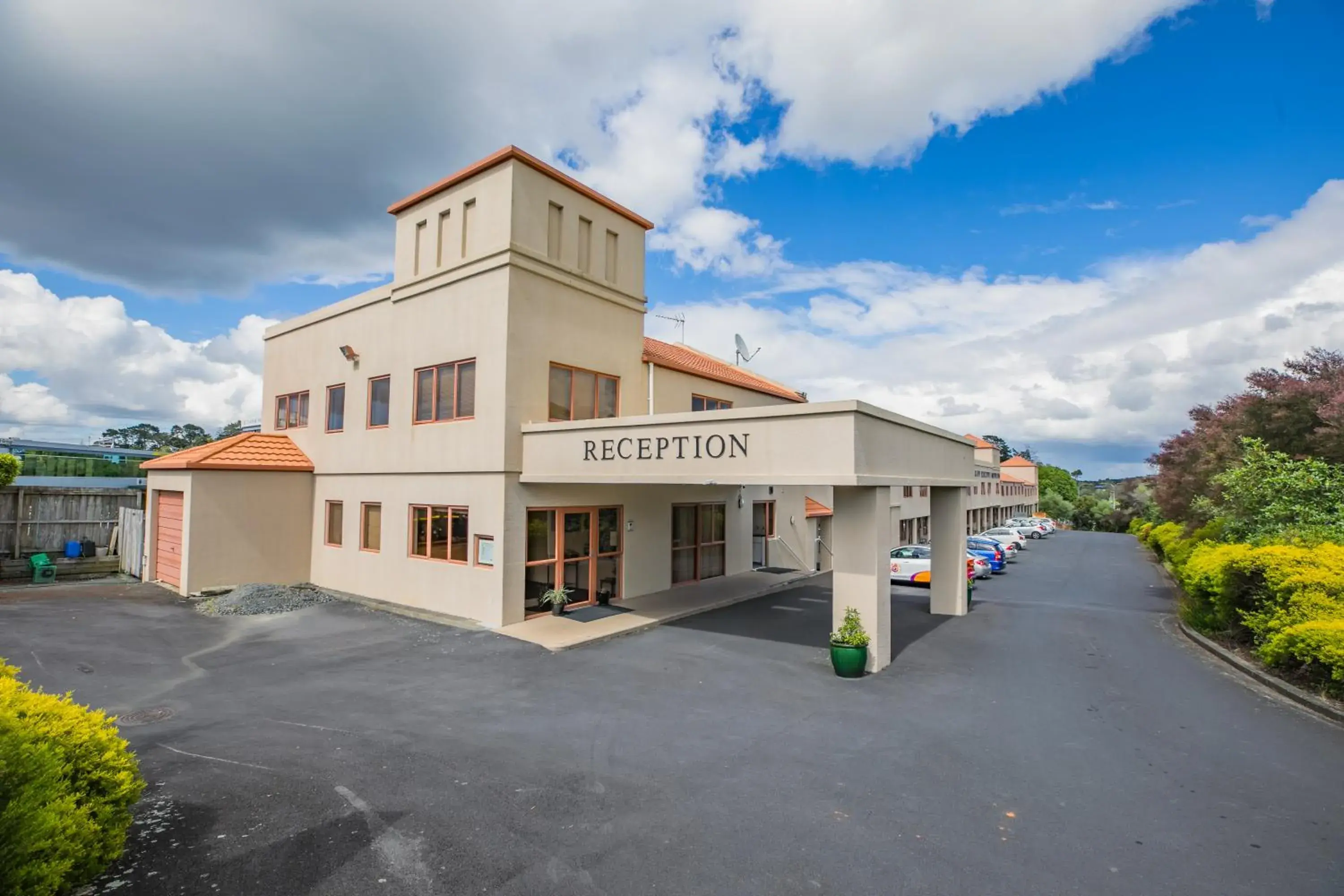 Property building in Albany Executive Motor Inn Limited Property building in Albany Executive Motor Inn Limited