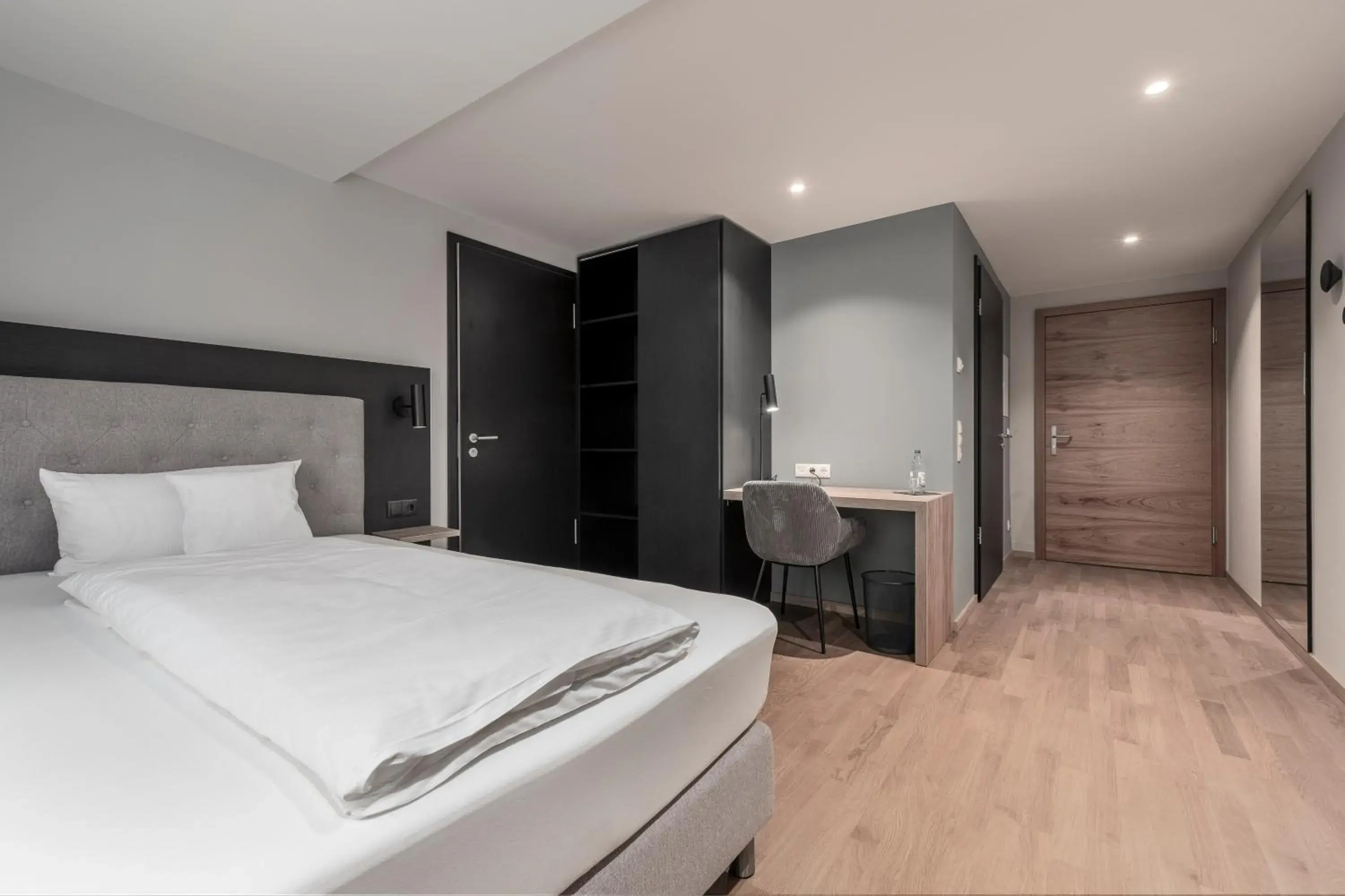 Single Room in Restaurant Hotel Zum Storchen Single Room in Restaurant Hotel Zum Storchen