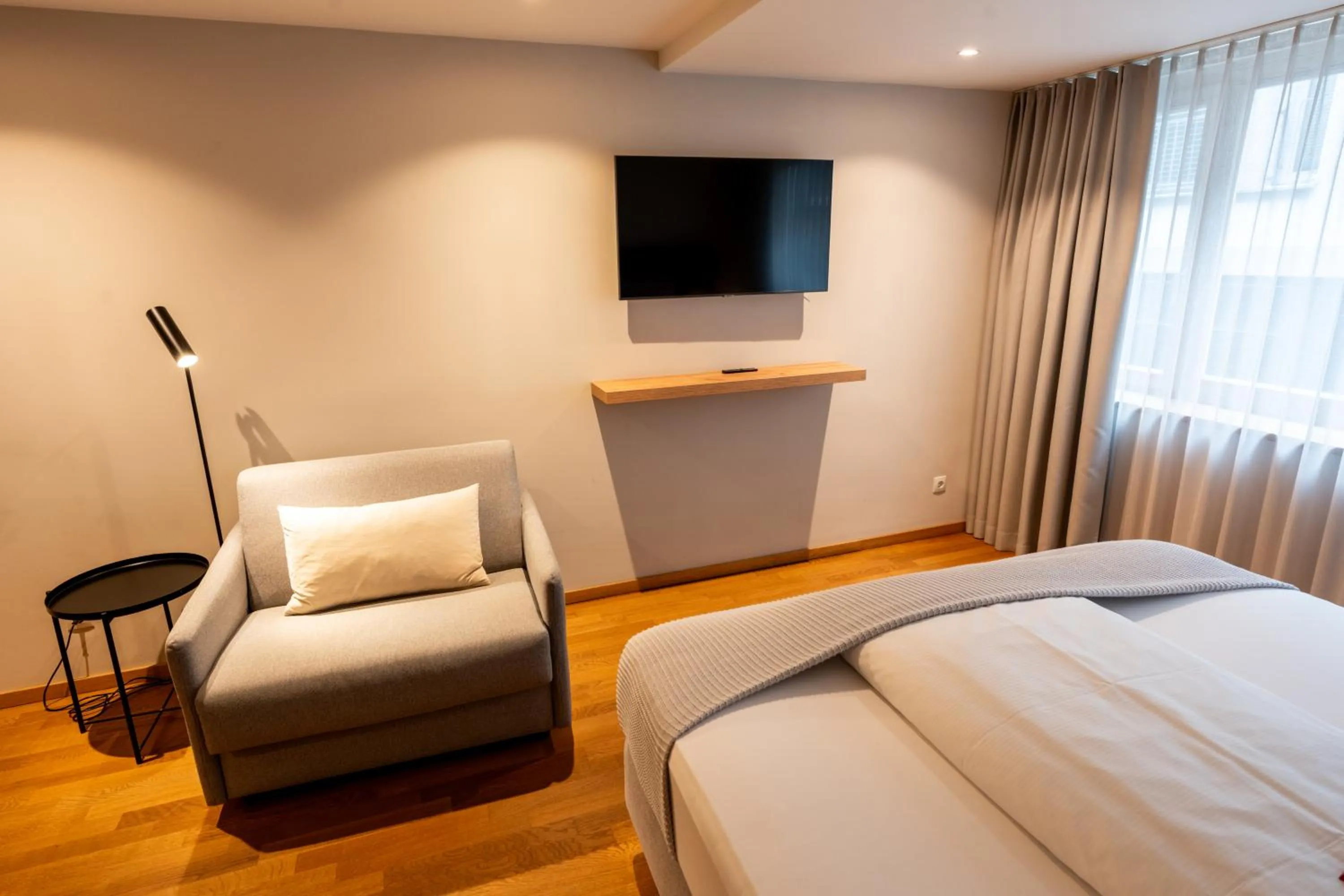 Photo of the whole room, Bed in Restaurant Hotel Zum Storchen