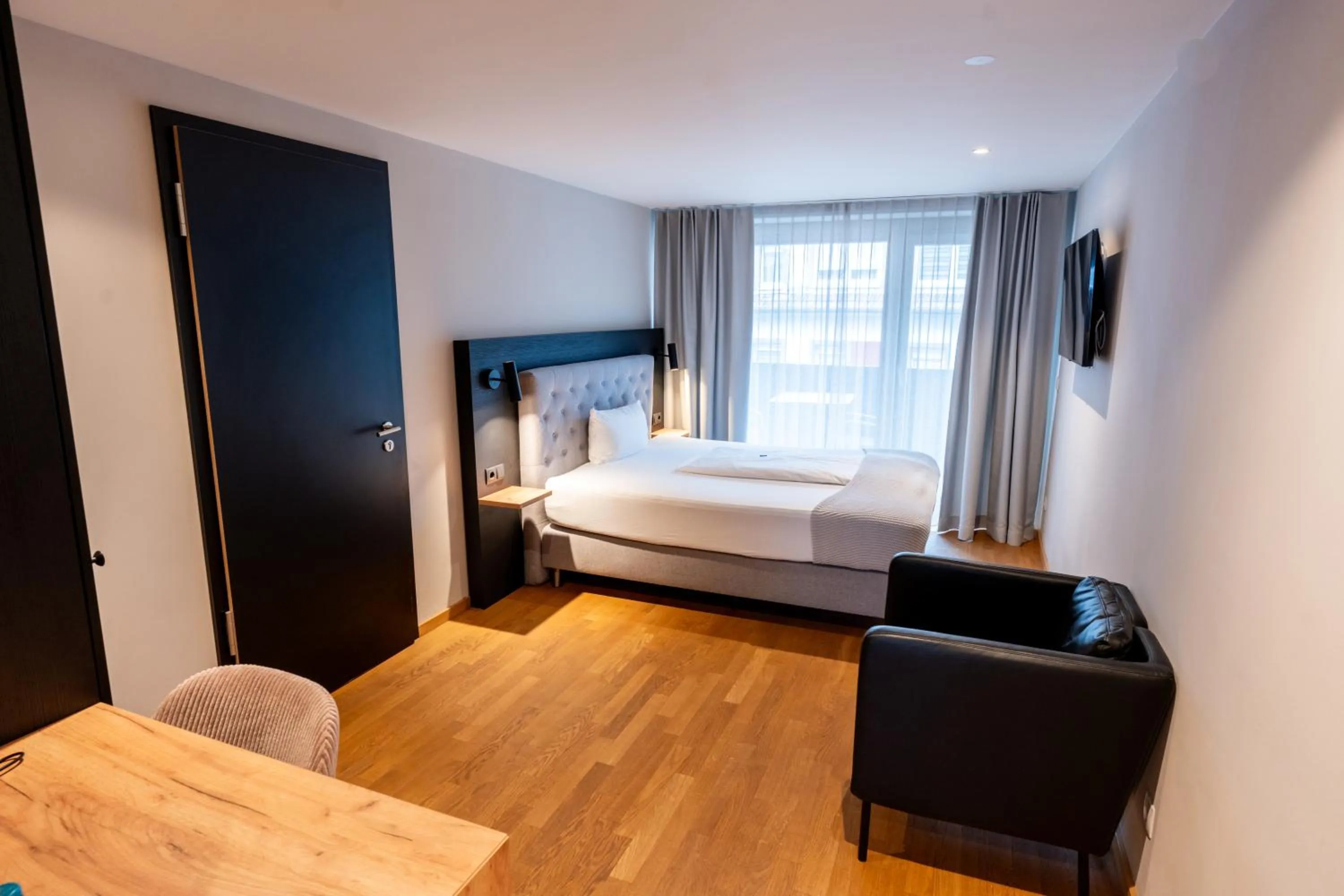 Photo of the whole room, Bed in Restaurant Hotel Zum Storchen