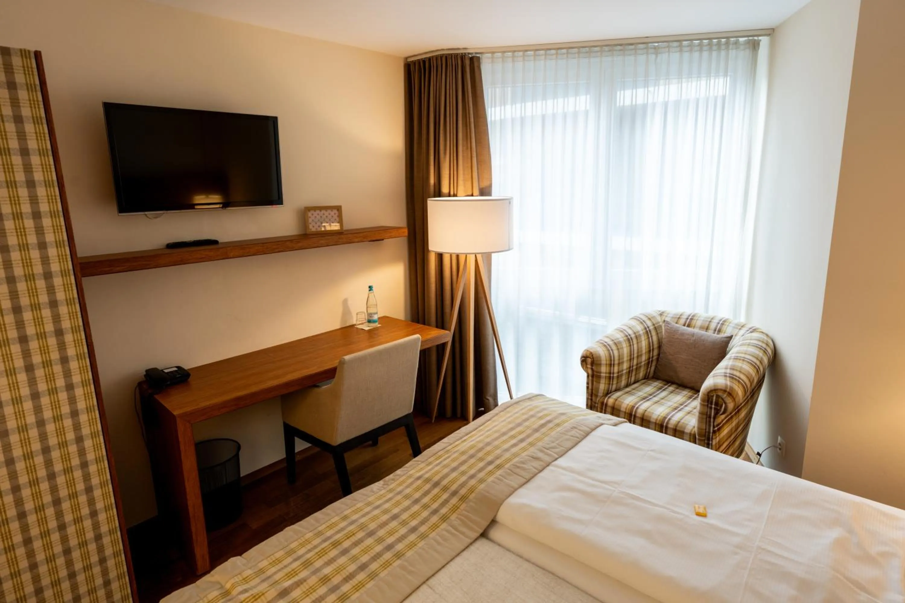 Photo of the whole room, Bed in Restaurant Hotel Zum Storchen