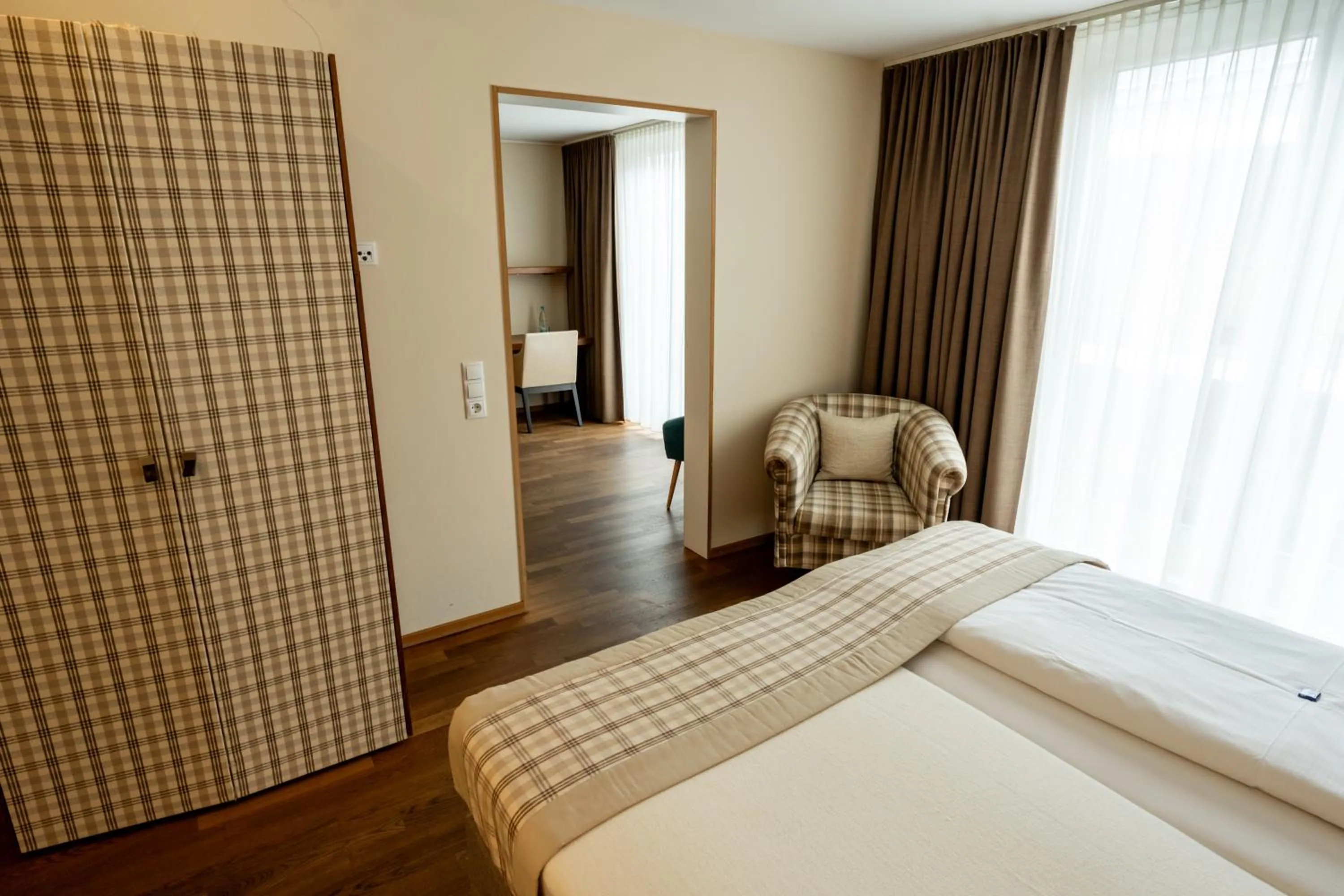 Photo of the whole room, Bed in Restaurant Hotel Zum Storchen