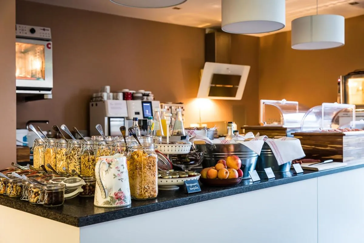 Buffet breakfast in Restaurant Hotel Zum Storchen