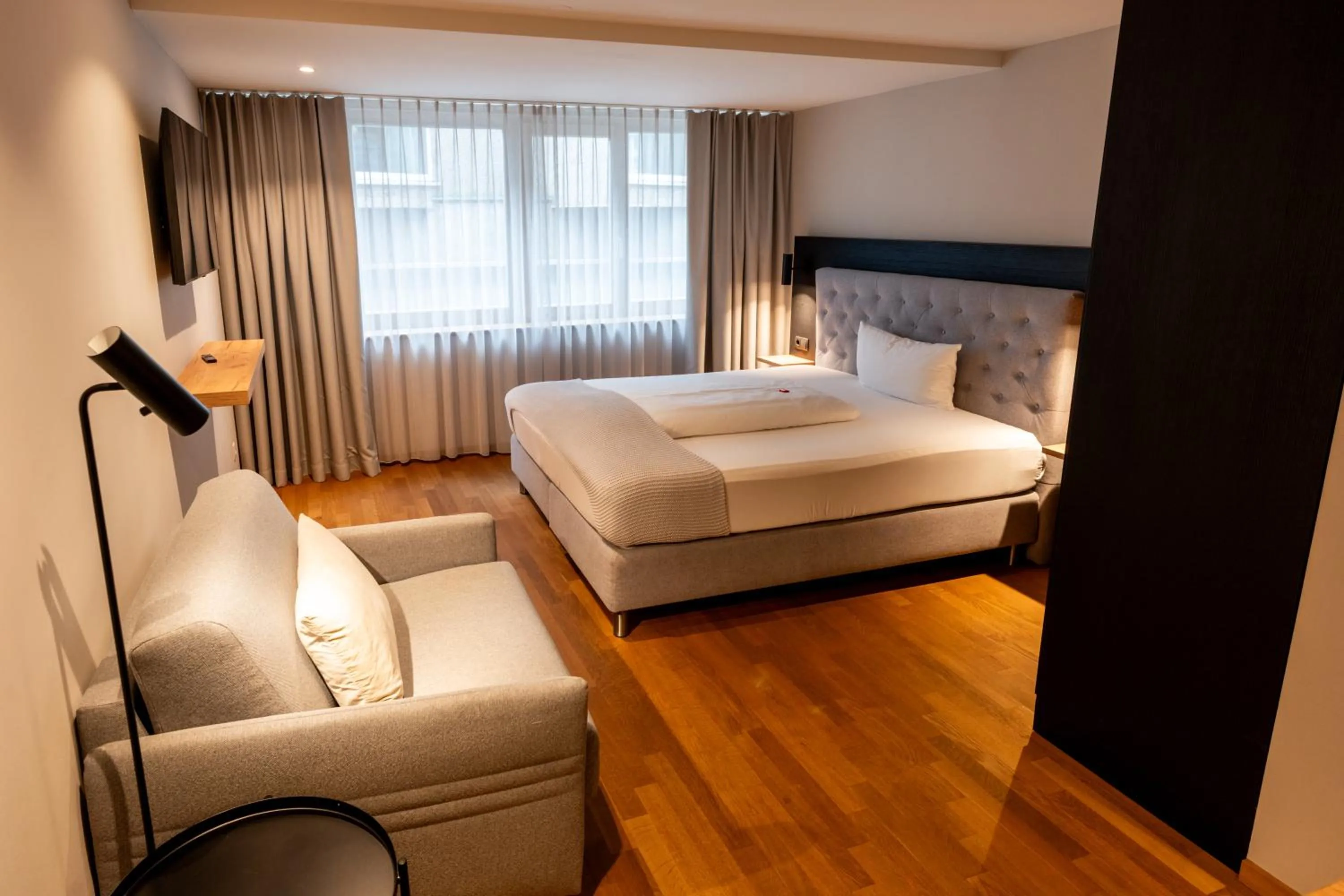 Photo of the whole room, Bed in Restaurant Hotel Zum Storchen