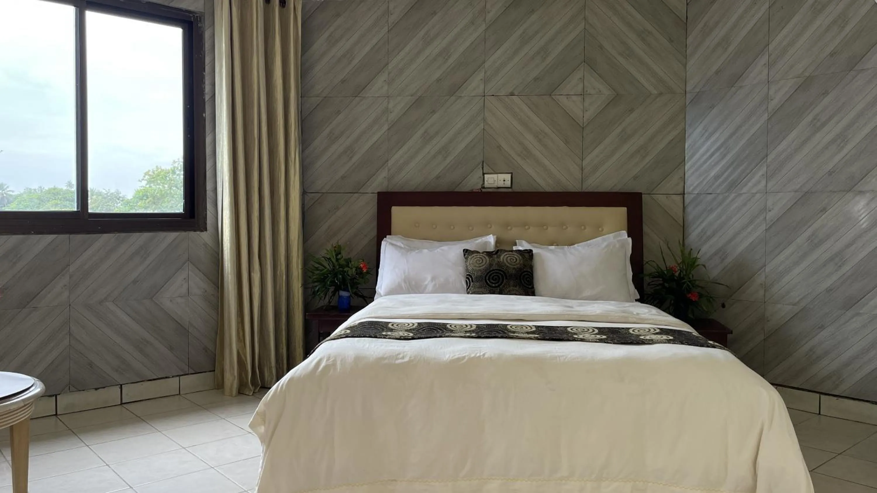 Bedroom, Bed in Hotel les Polygones Kribi