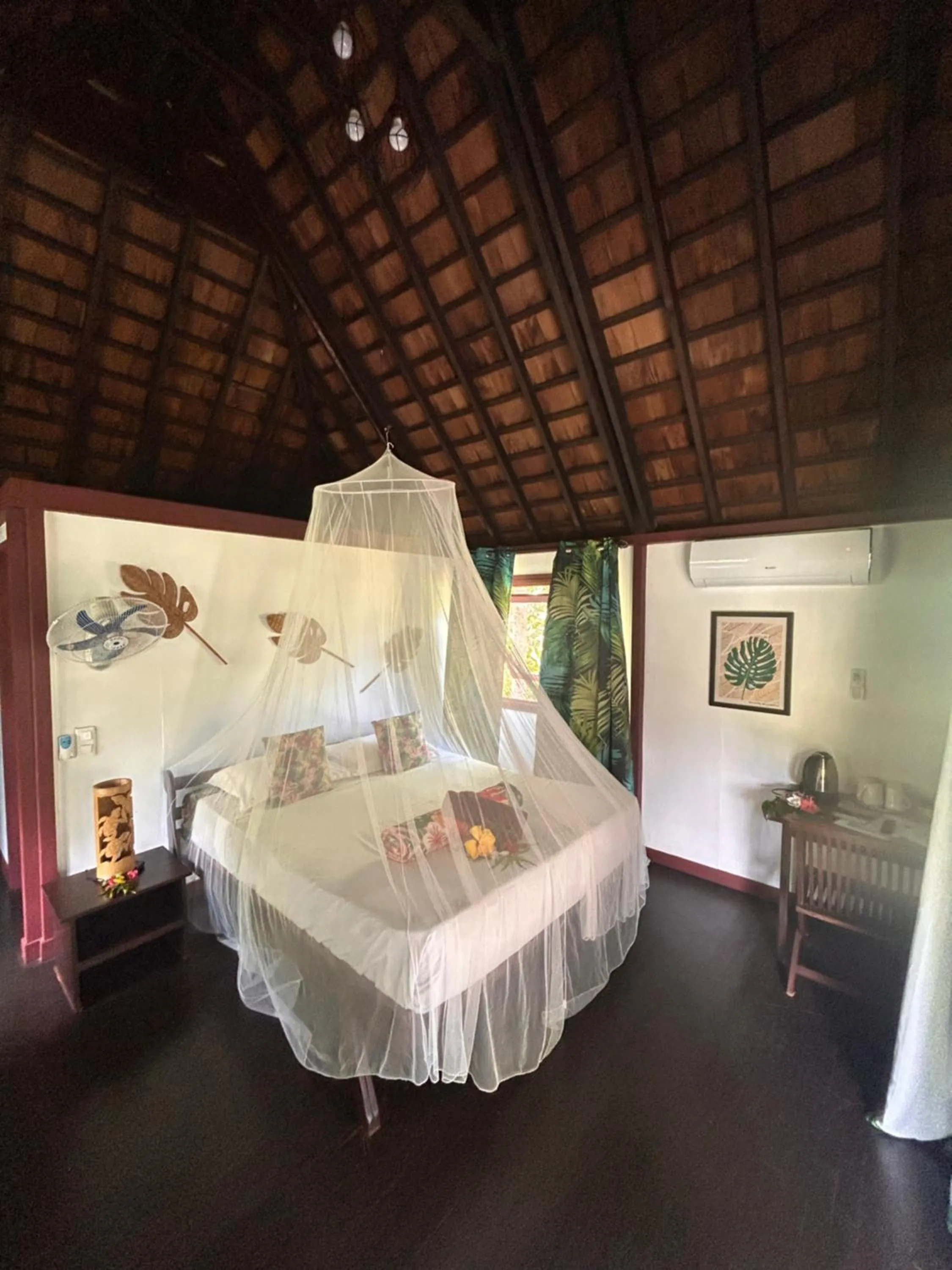 Photo of the whole room, Bed in Pension Hibiscus Taha'a