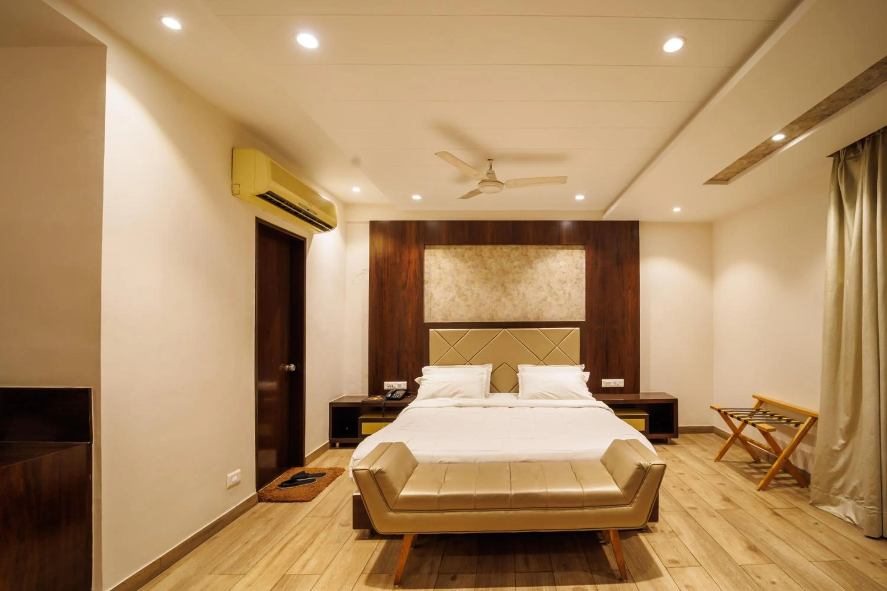 Bedroom, Bed in Hotel Celebration