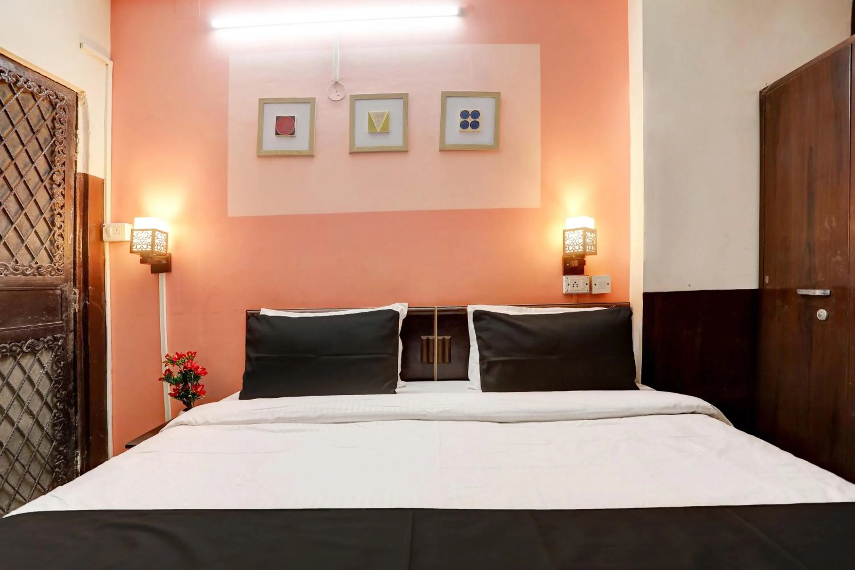 Facade/entrance, Bed in Super Hotel O Green Park Residency