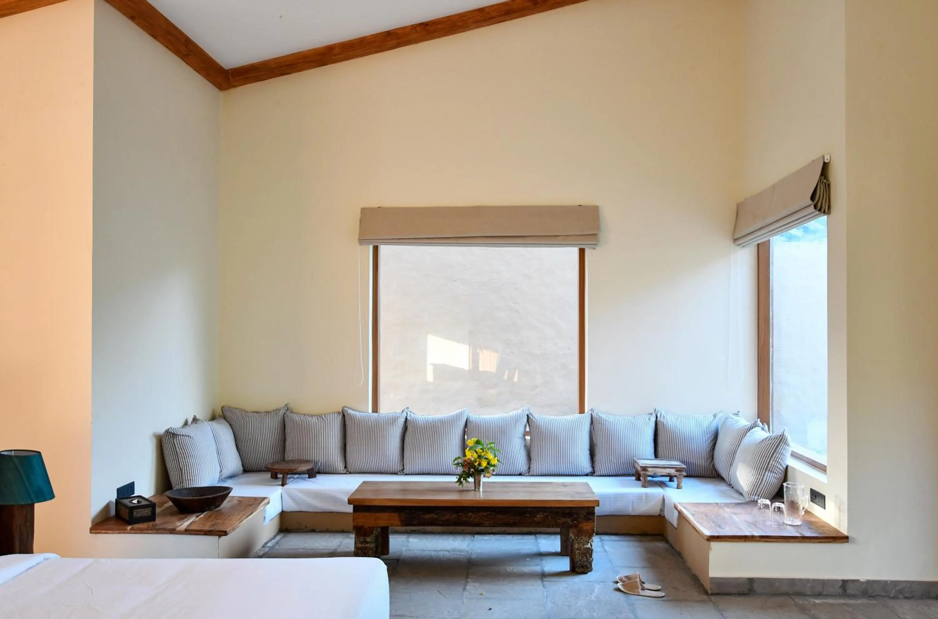 Seating area, Bed in Anopura Jaipur