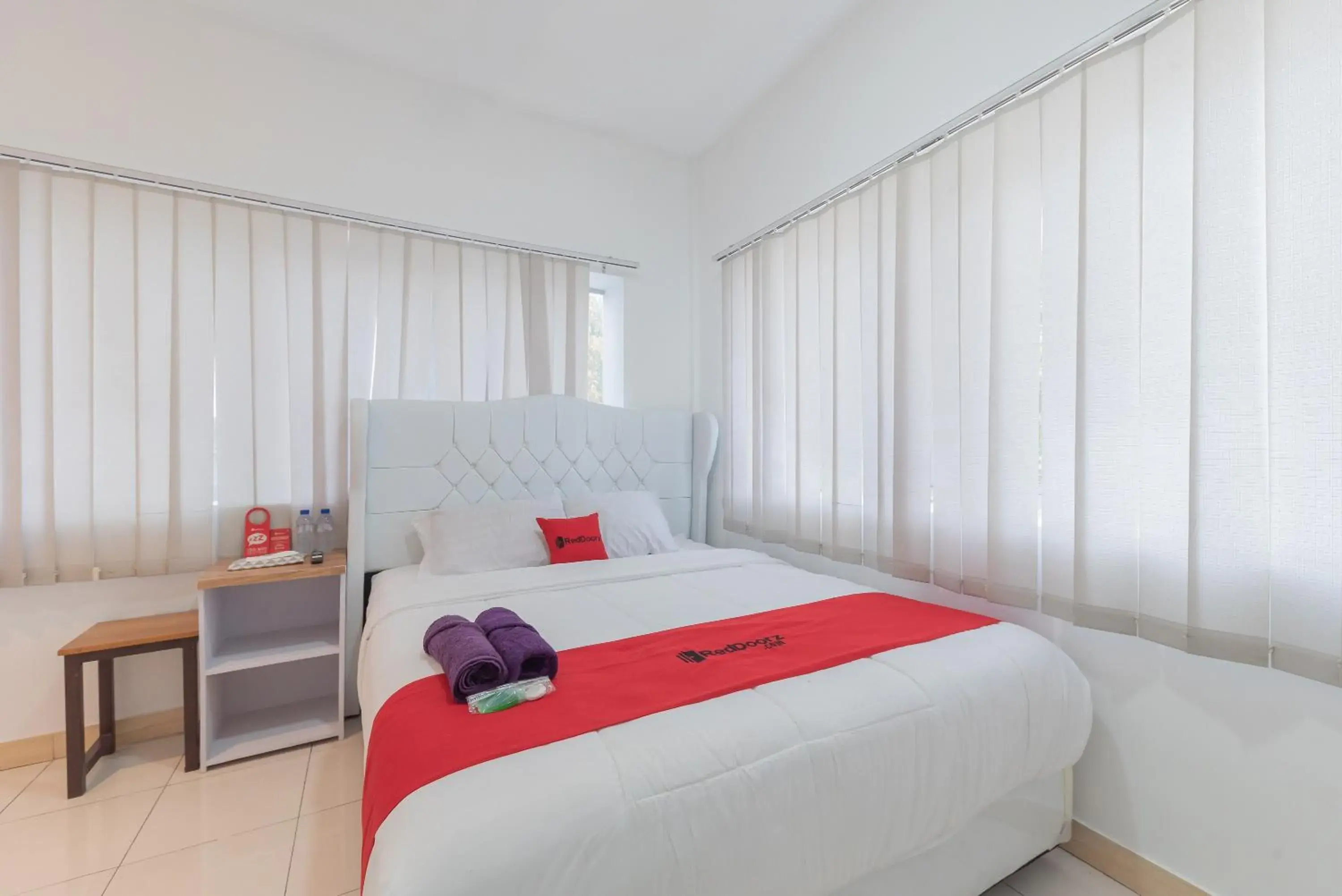 RedDoorz at Jalan Pangkal Perjuangan Karawang RedDoorz at Jalan Pangkal Perjuangan Karawang