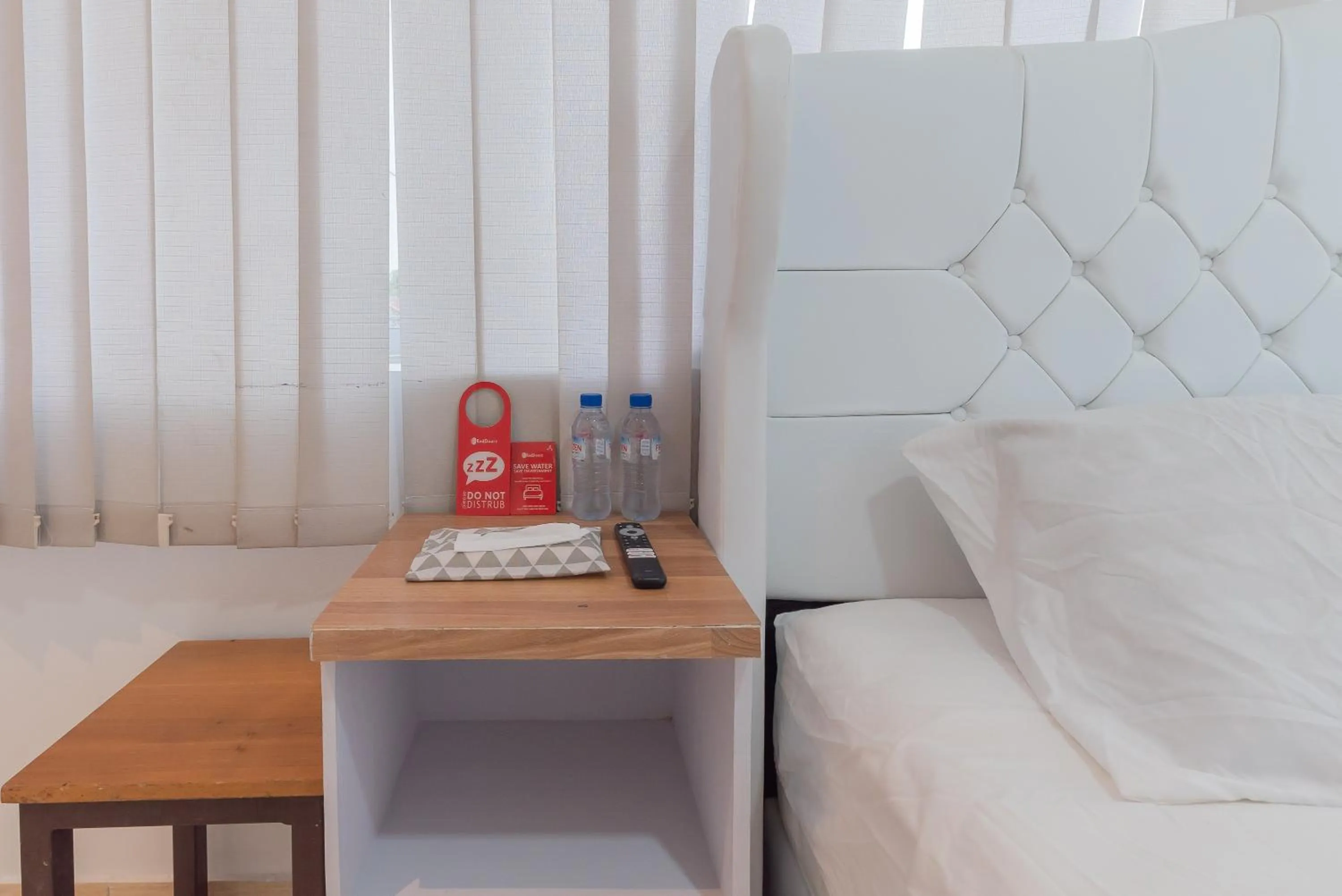 Bed in RedDoorz at Jalan Pangkal Perjuangan Karawang