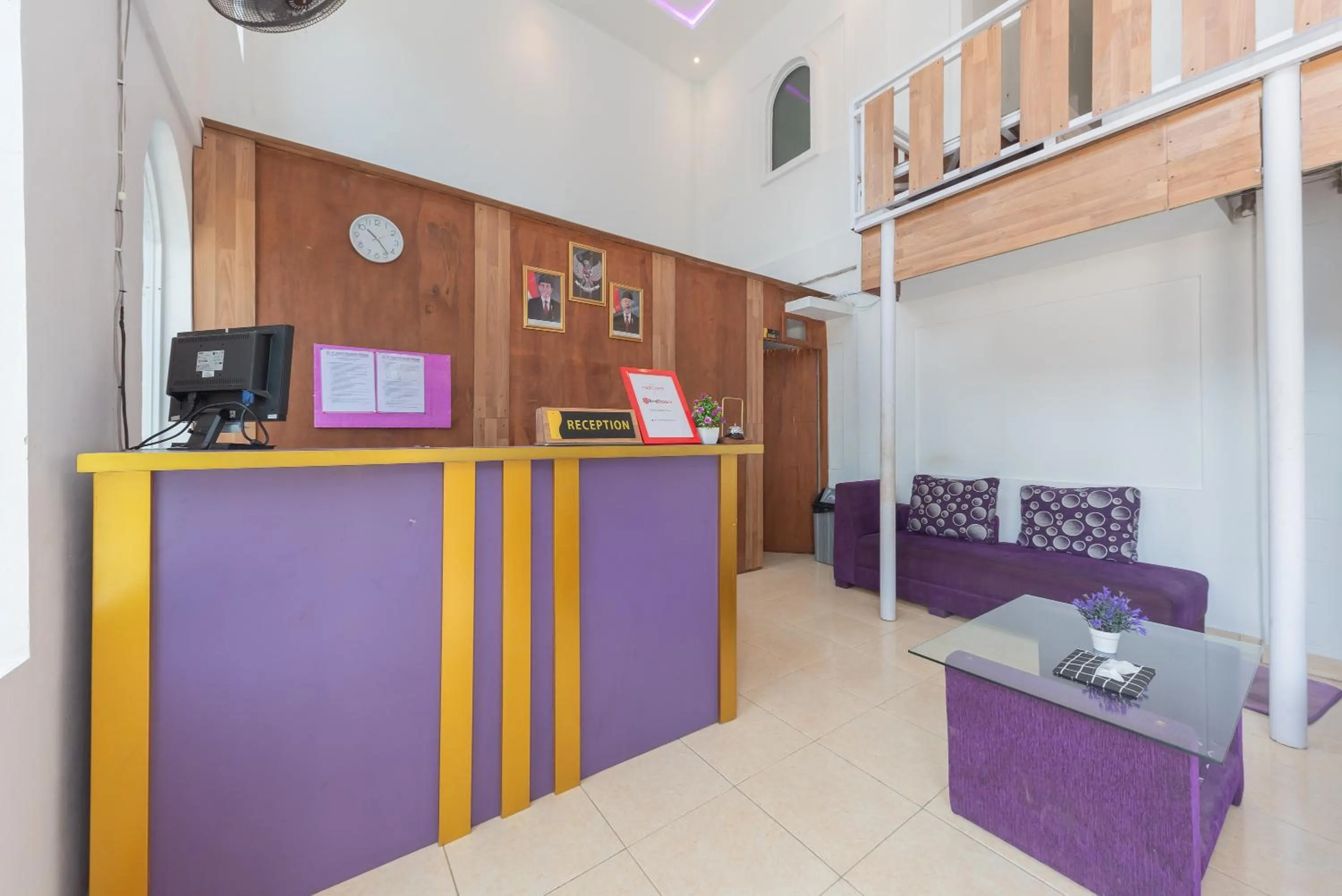 Lobby or reception in RedDoorz at Jalan Pangkal Perjuangan Karawang