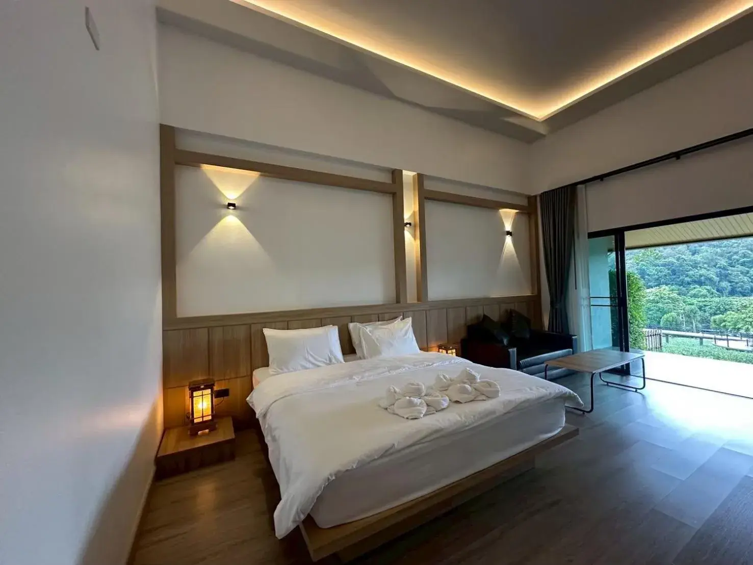 Deluxe King Room in PASSA ผัสสะ Tea Plantation @Mae On Deluxe King Room in PASSA ผัสสะ Tea Plantation @Mae On