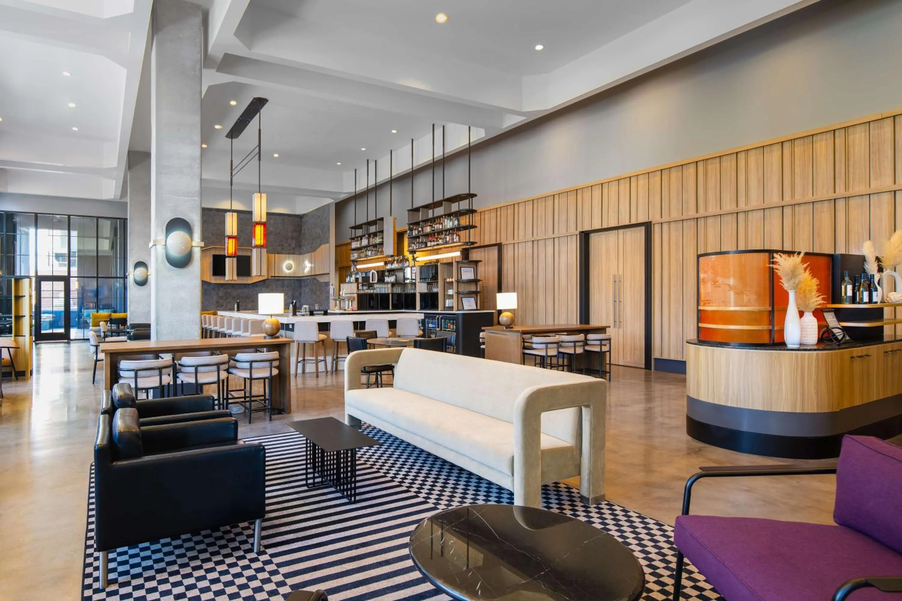 Communal lounge/ TV room in Hyatt Place Nashville/Green Hills