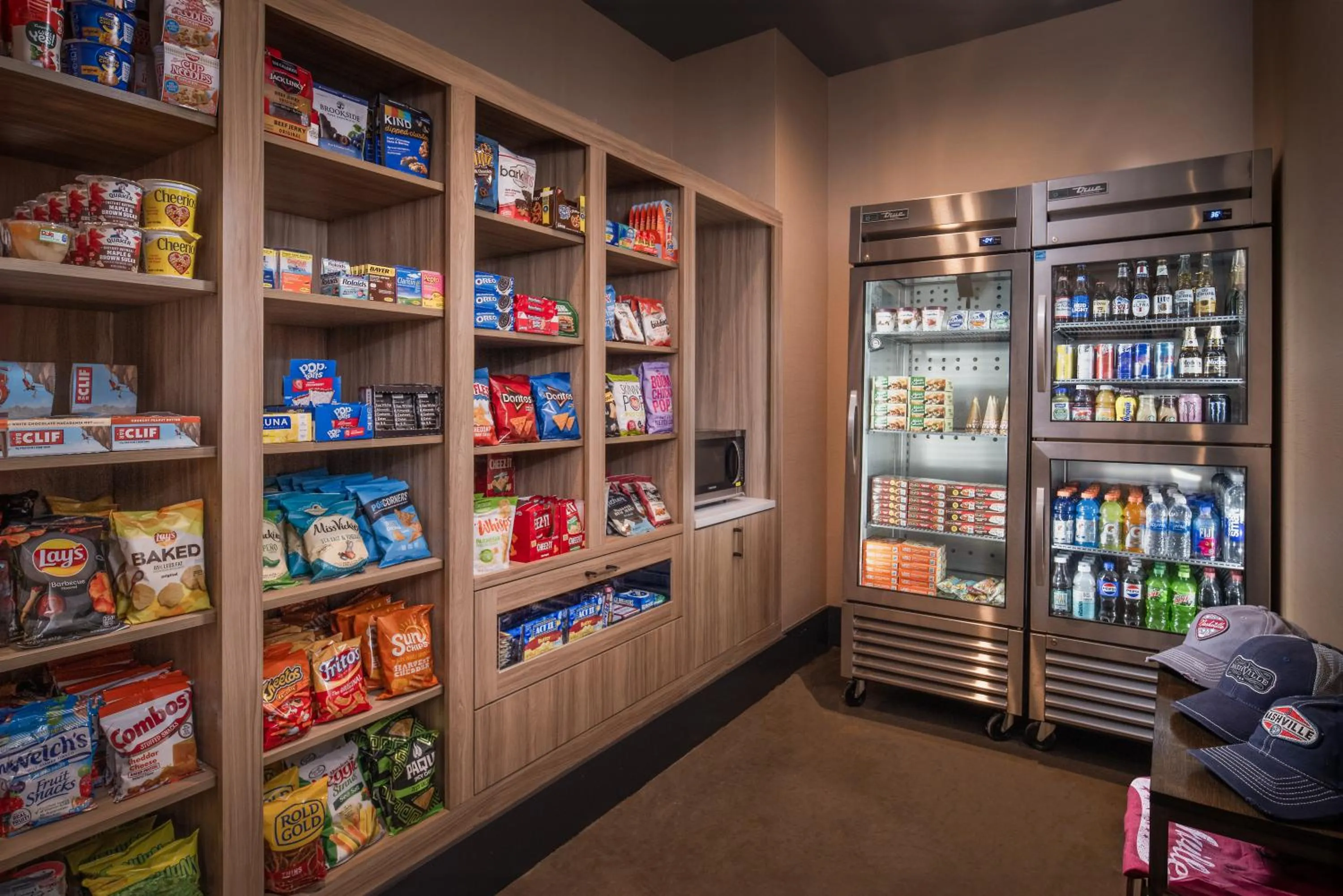 Food and drinks in Hyatt Place Nashville/Green Hills