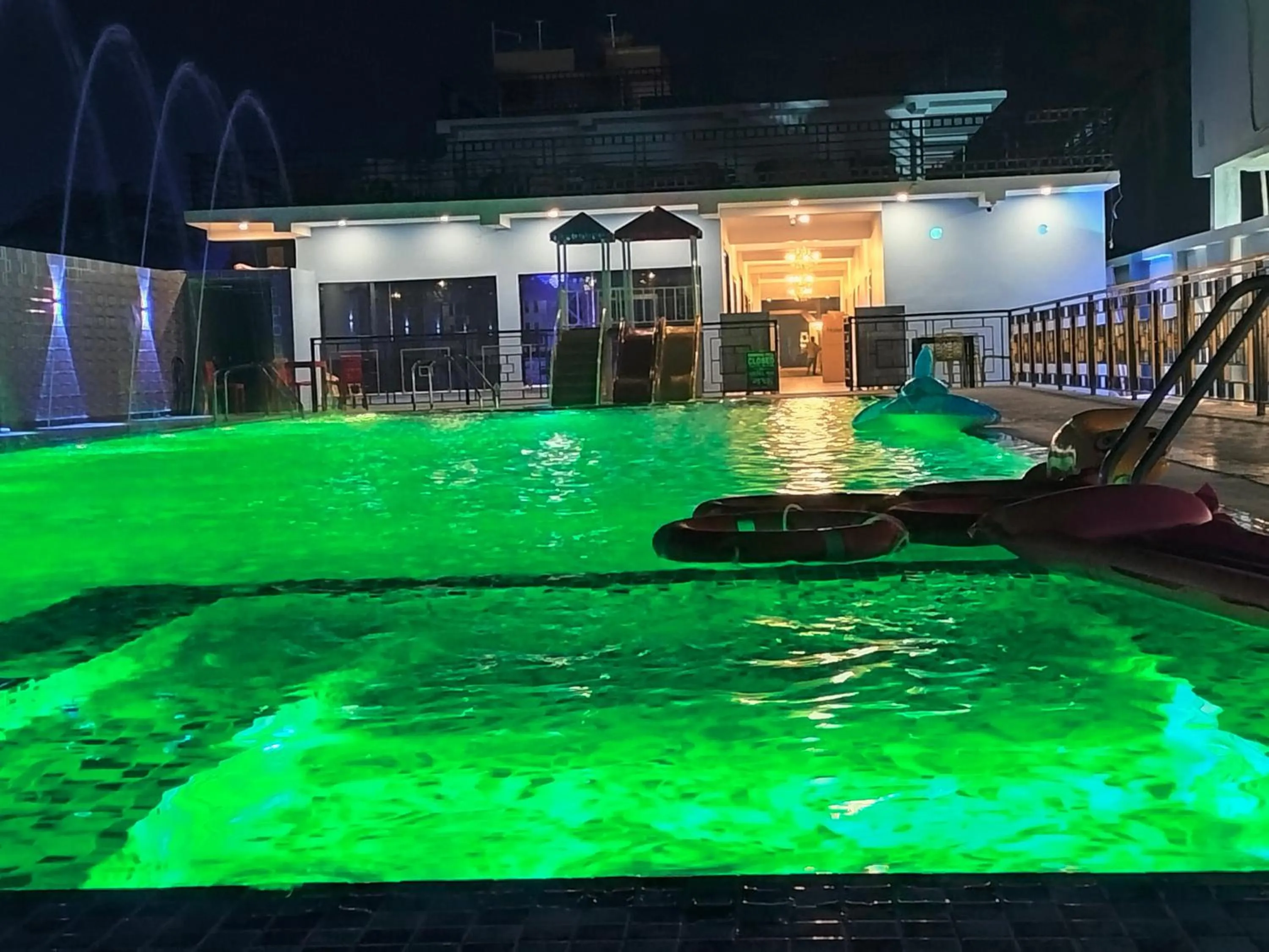 Night in THE PELICAN BEACH RESORT