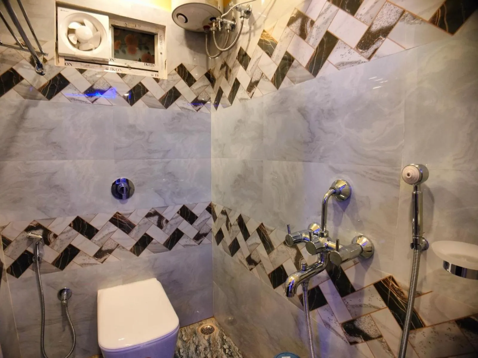 Bathroom in THE PELICAN BEACH RESORT