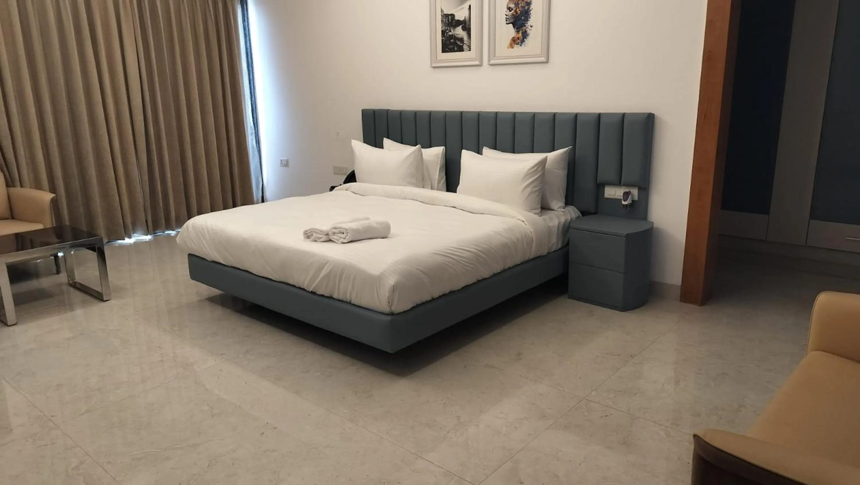 Bed in The Hoften Elite 32 Avenue, Sector 15, Gurugram