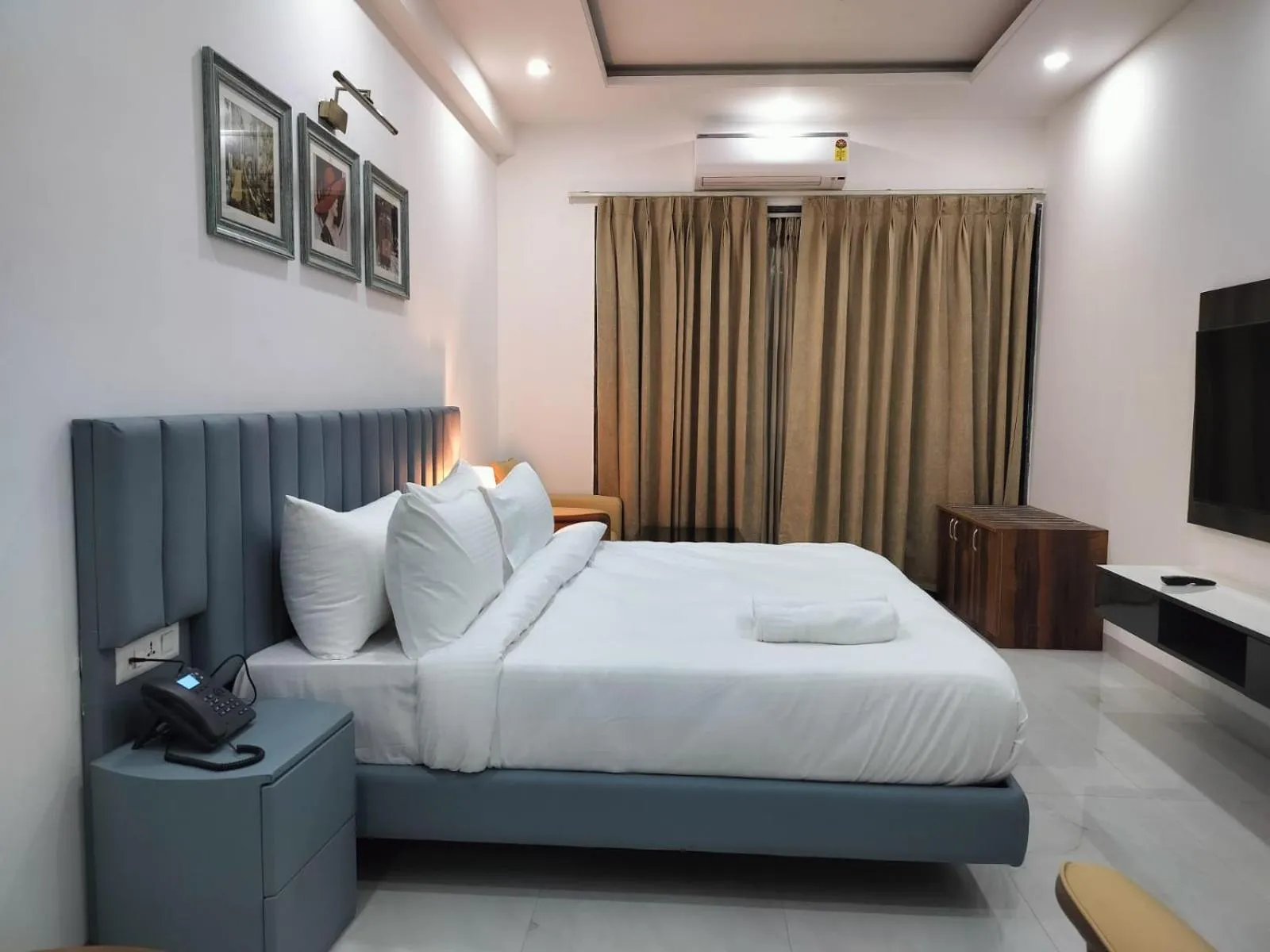 Bedroom, Bed in The Hoften Elite 32 Avenue, Sector 15, Gurugram