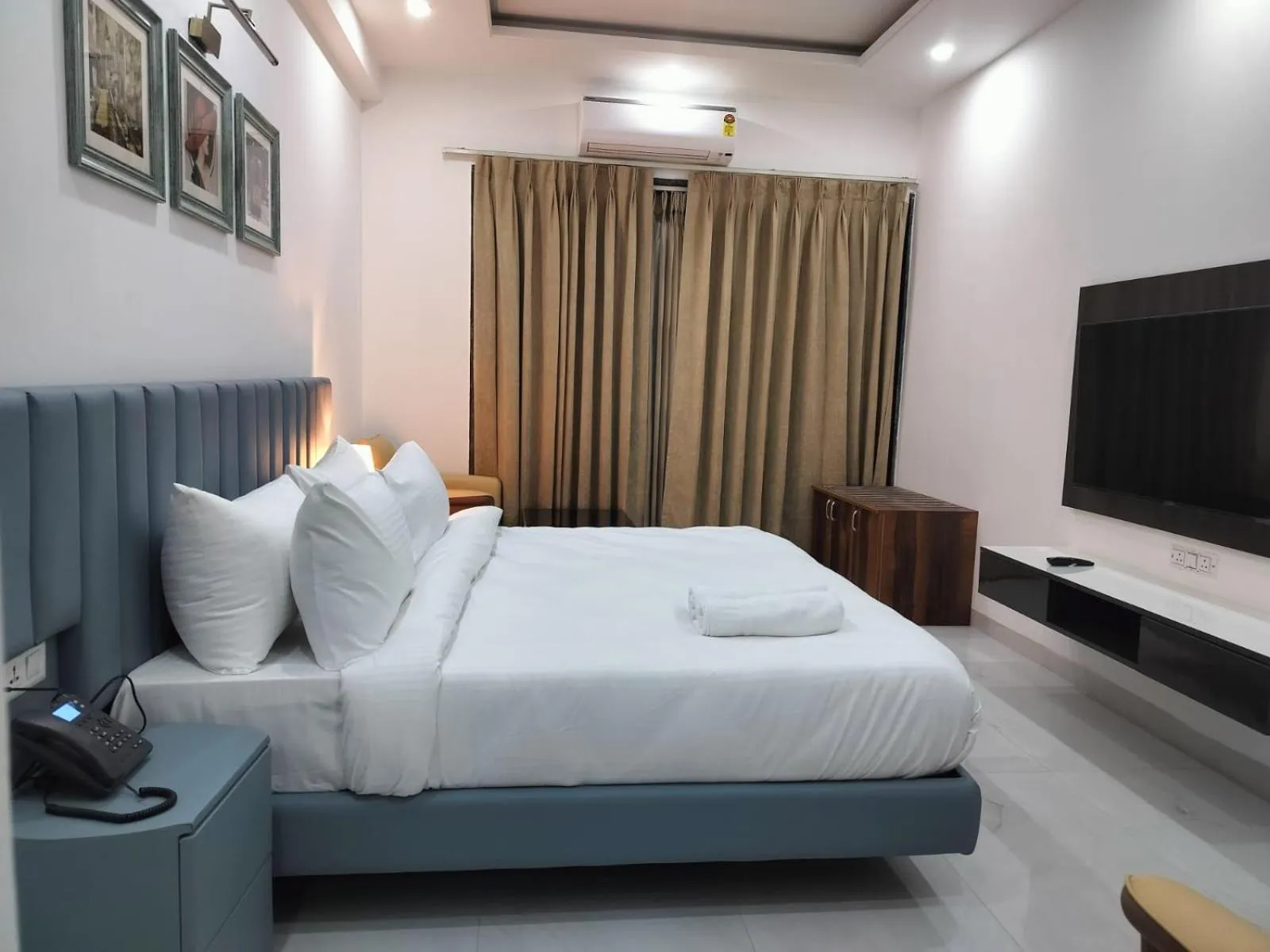 Bedroom, Bed in The Hoften Elite 32 Avenue, Sector 15, Gurugram