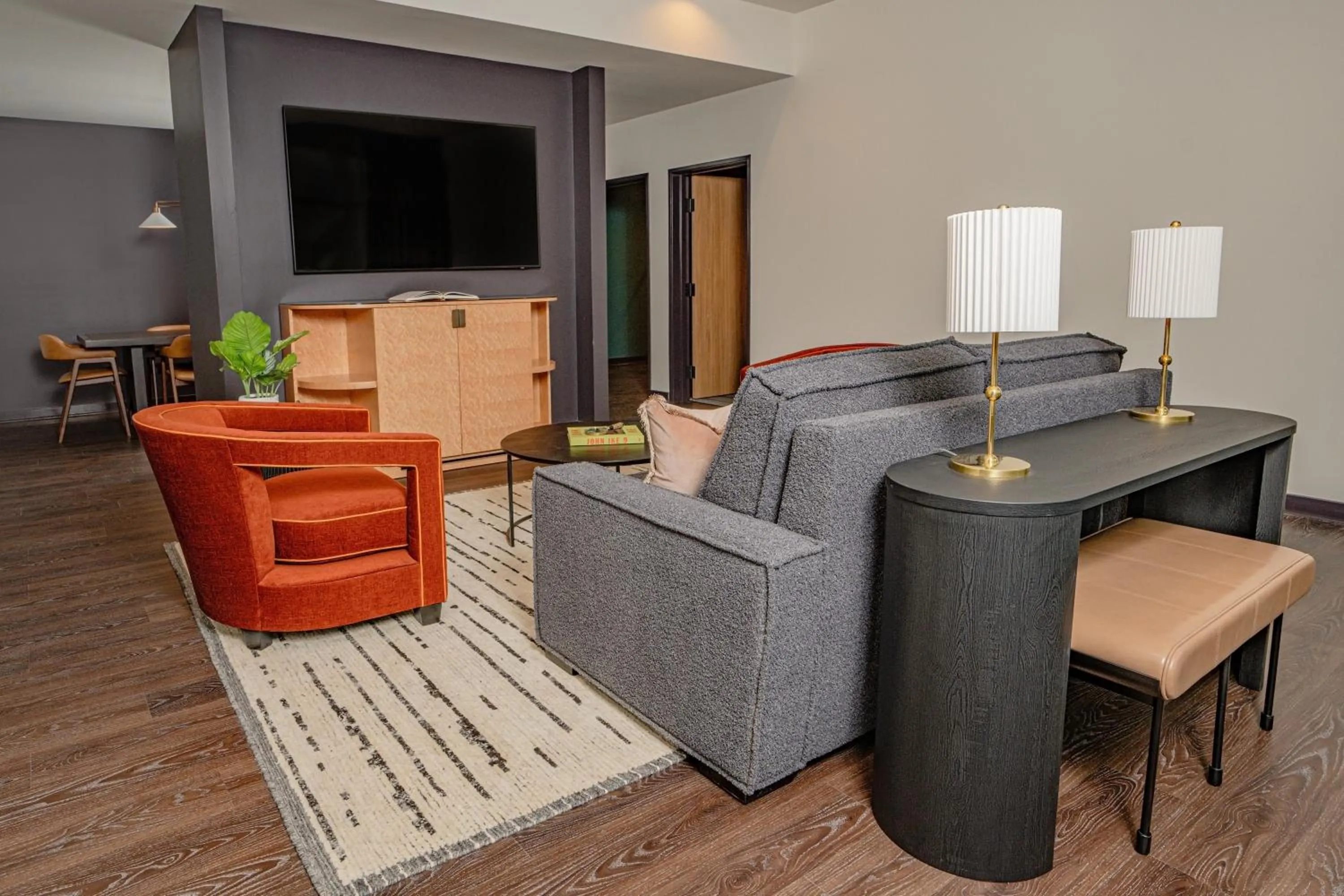 Living room in Origin Baton Rouge, a Wyndham Hotel