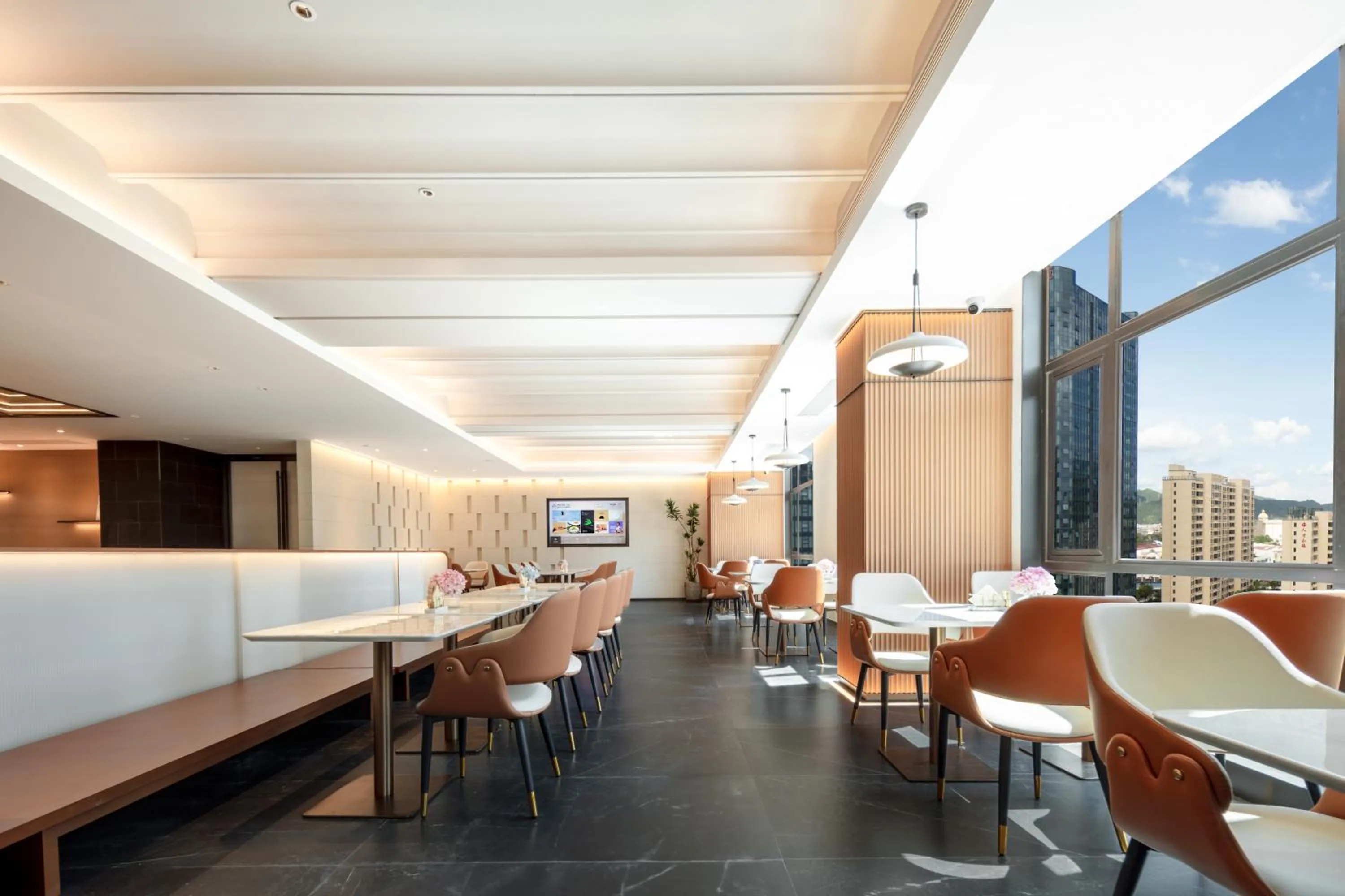 Restaurant/places to eat in Atour Hotel Meizhou West Station R&F Center